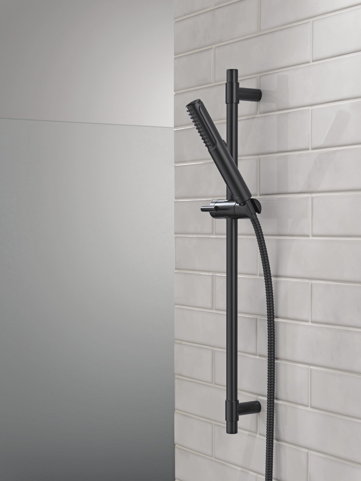 Delta Universal Showering Components 2-Setting Hand Shower with ProClean™ Spray – Slide Bar Mount