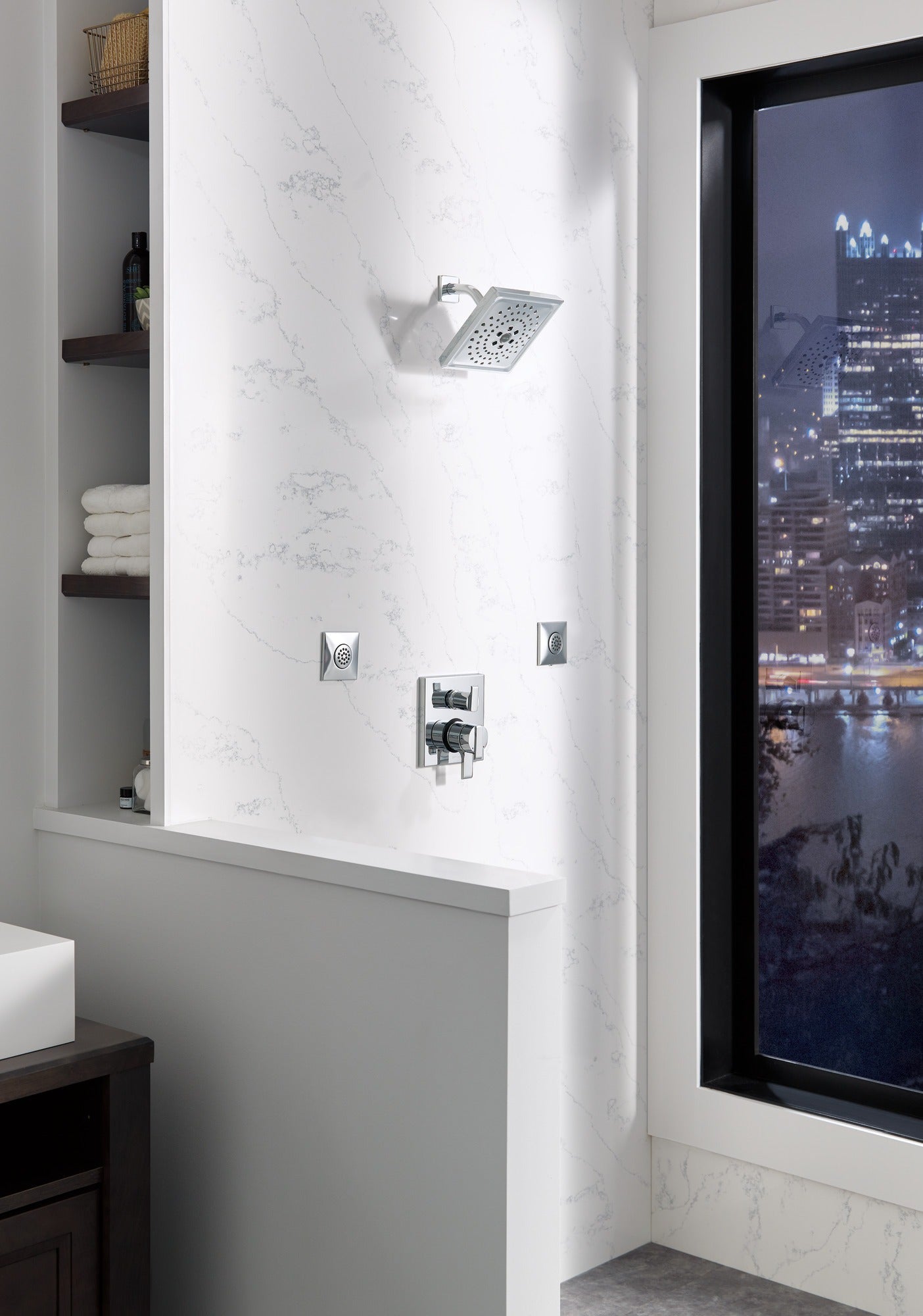 Delta Ara® Angular Modern Monitor® 17 Series Valve Trim with 3-Setting Integrated Diverter