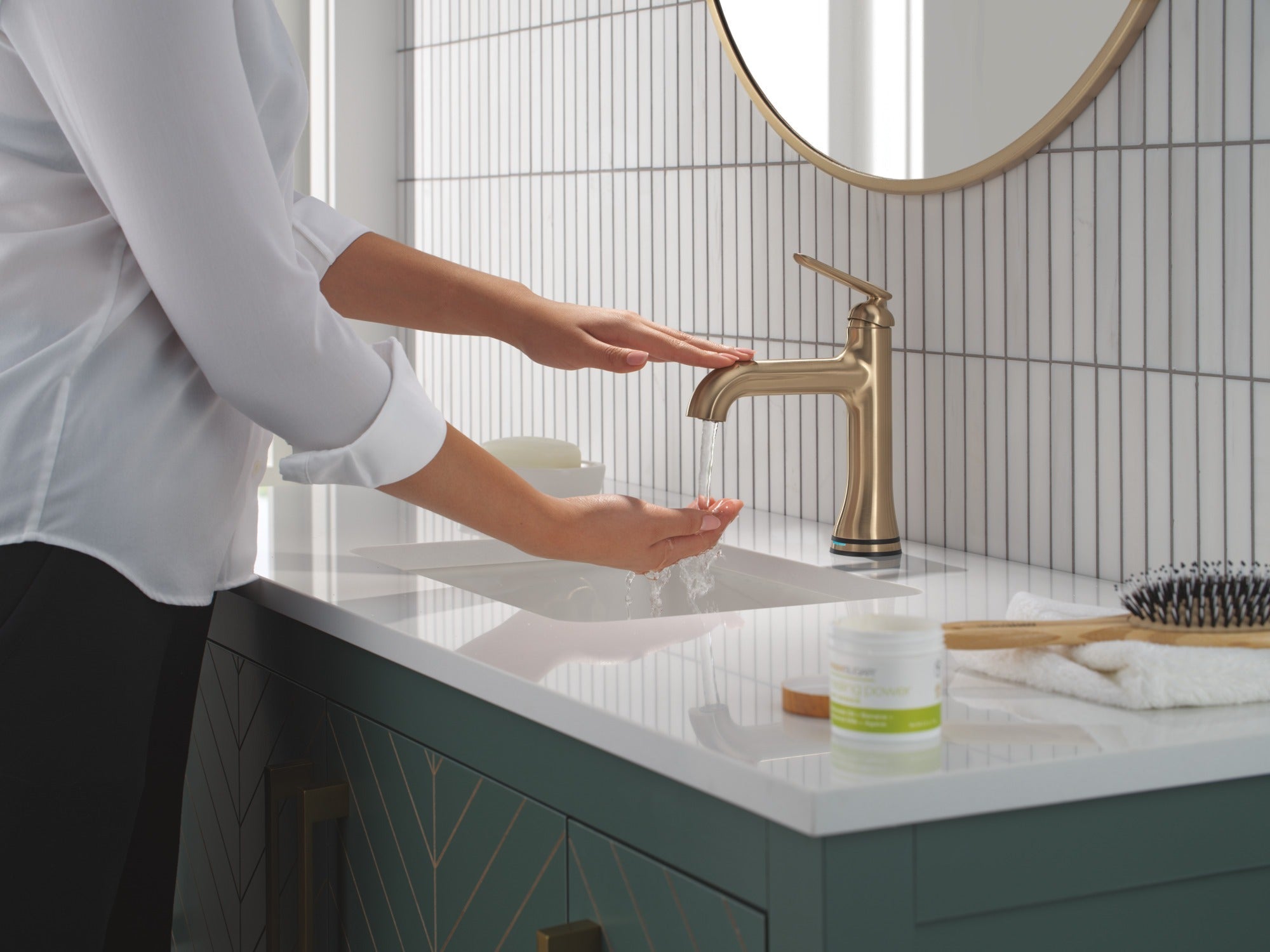 Delta Bonacci™ Single Handle Bathroom Faucet with Touch20 with Touchless Technology