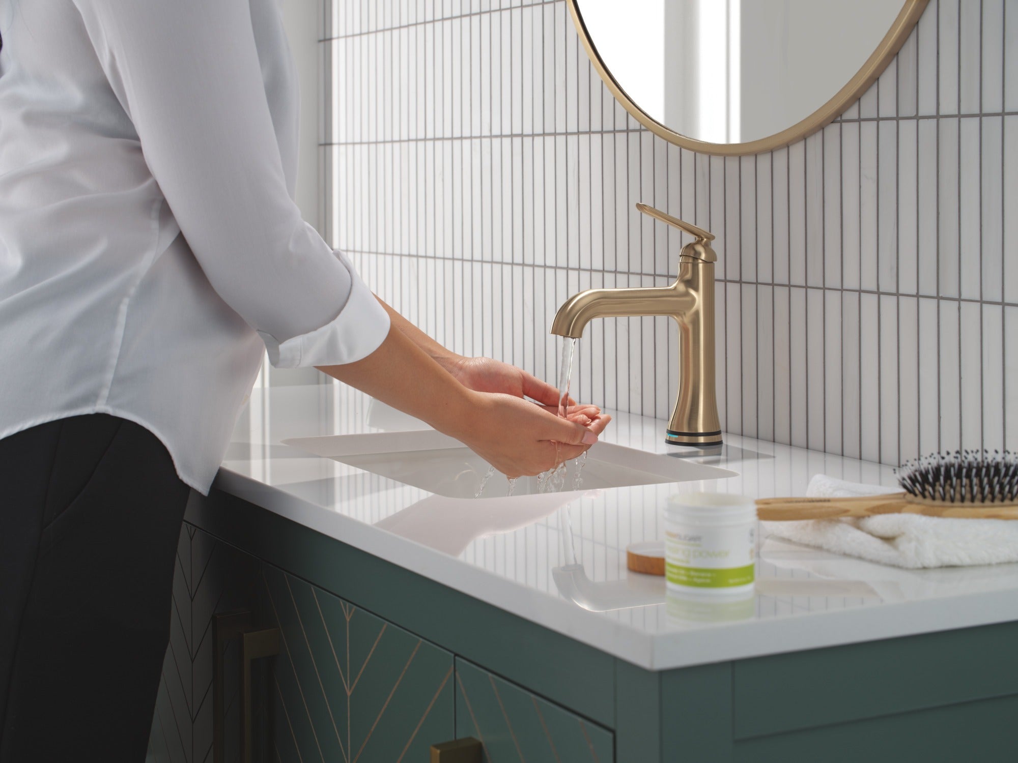 Delta Bonacci™ Single Handle Bathroom Faucet with Touch20 with Touchless Technology