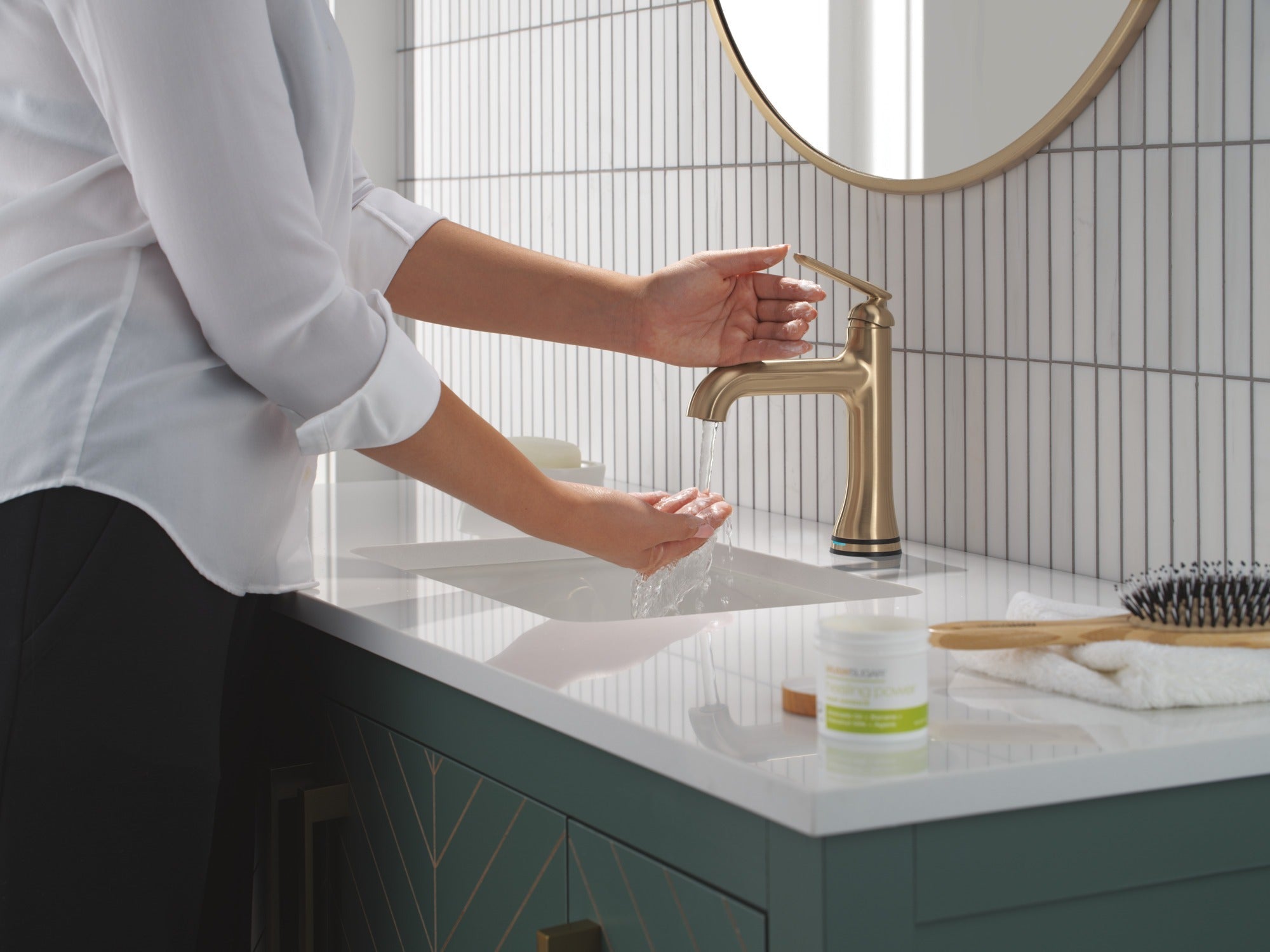Delta Bonacci™ Single Handle Bathroom Faucet with Touch20 with Touchless Technology