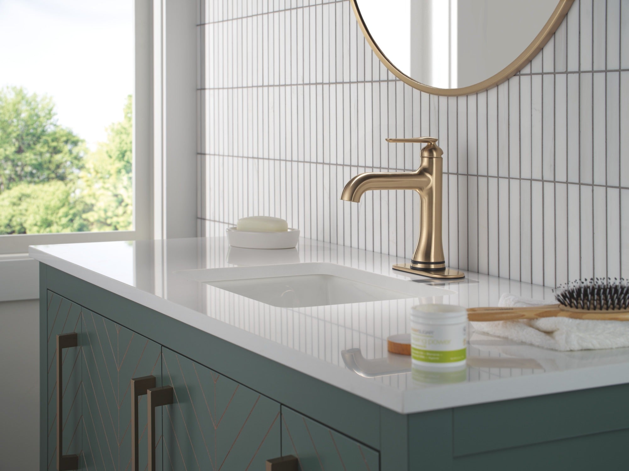 Delta Bonacci™ Single Handle Bathroom Faucet with Touch20 with Touchless Technology