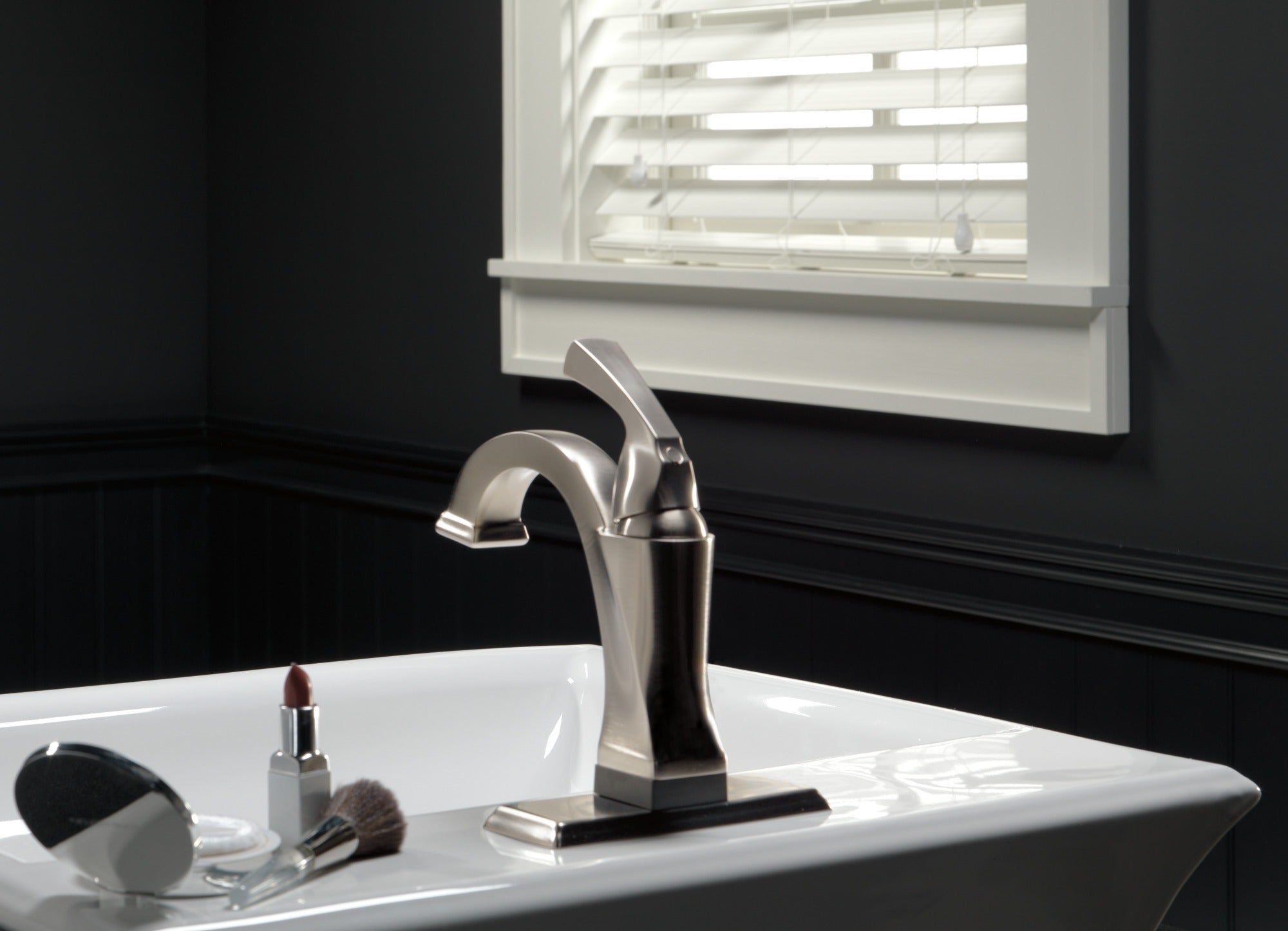 Delta Dryden™ Touch2O® Bathroom Faucet with Touchless Technology
