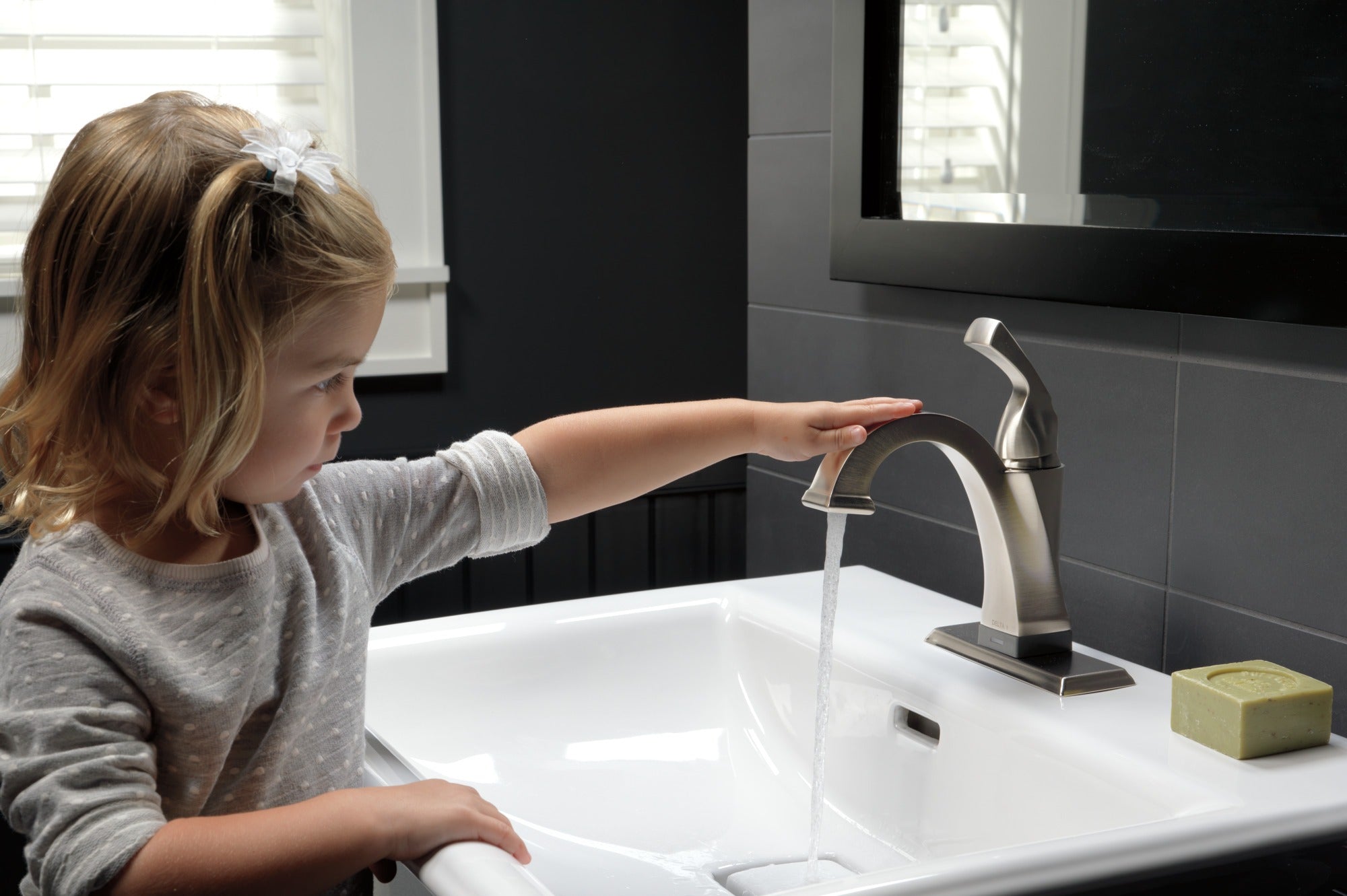 Delta Dryden™ Touch2O® Bathroom Faucet with Touchless Technology