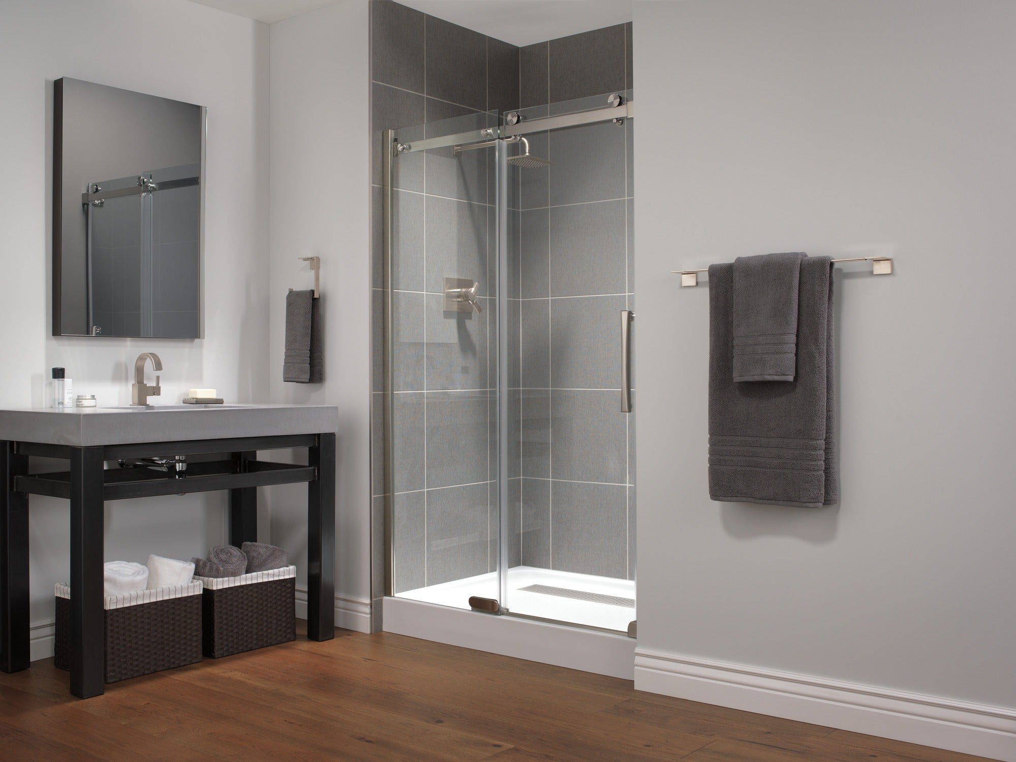 Delta Vero® 24" Towel Bar