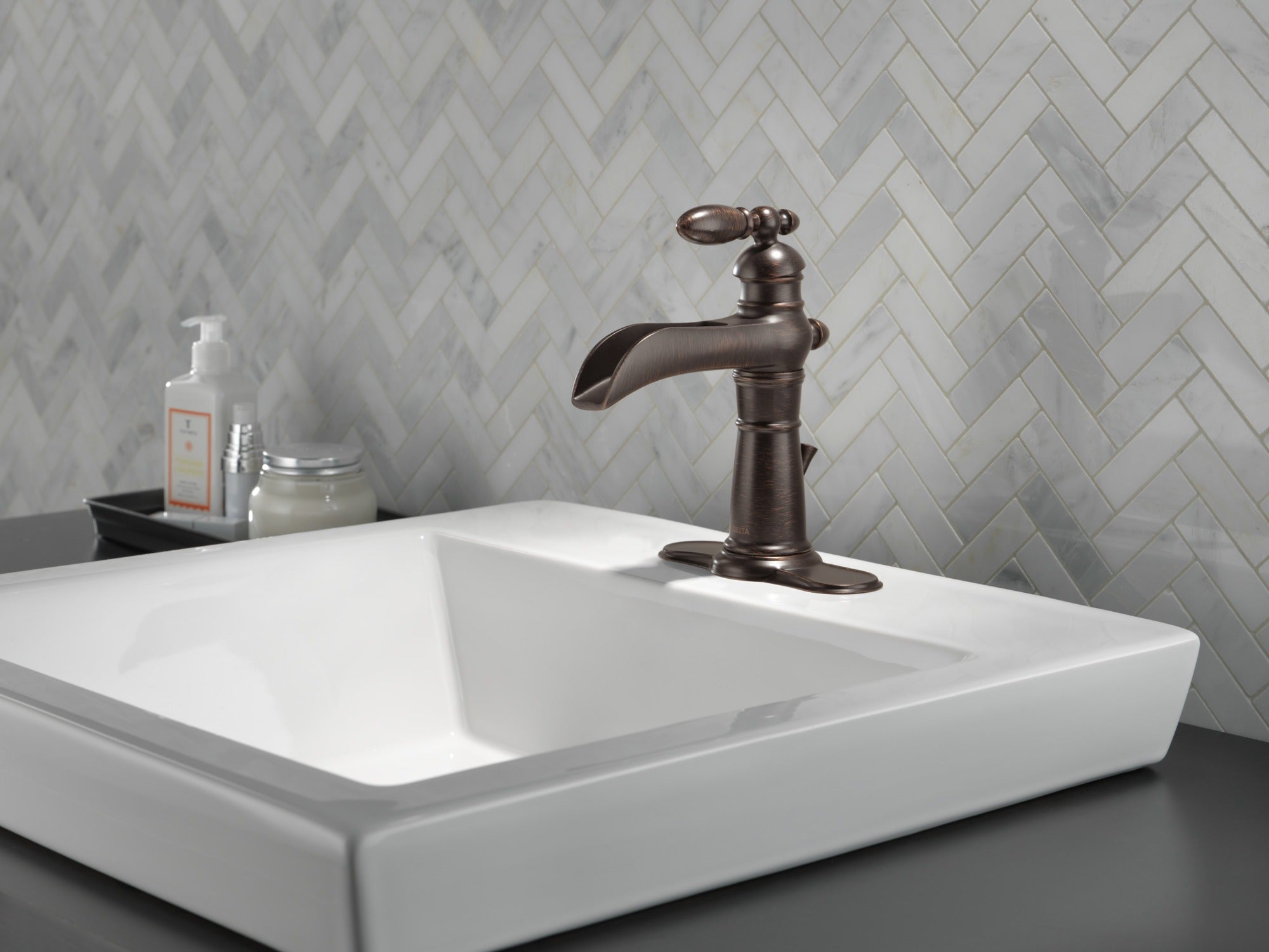 Delta Victorian® Baseplate - 1H Bathroom