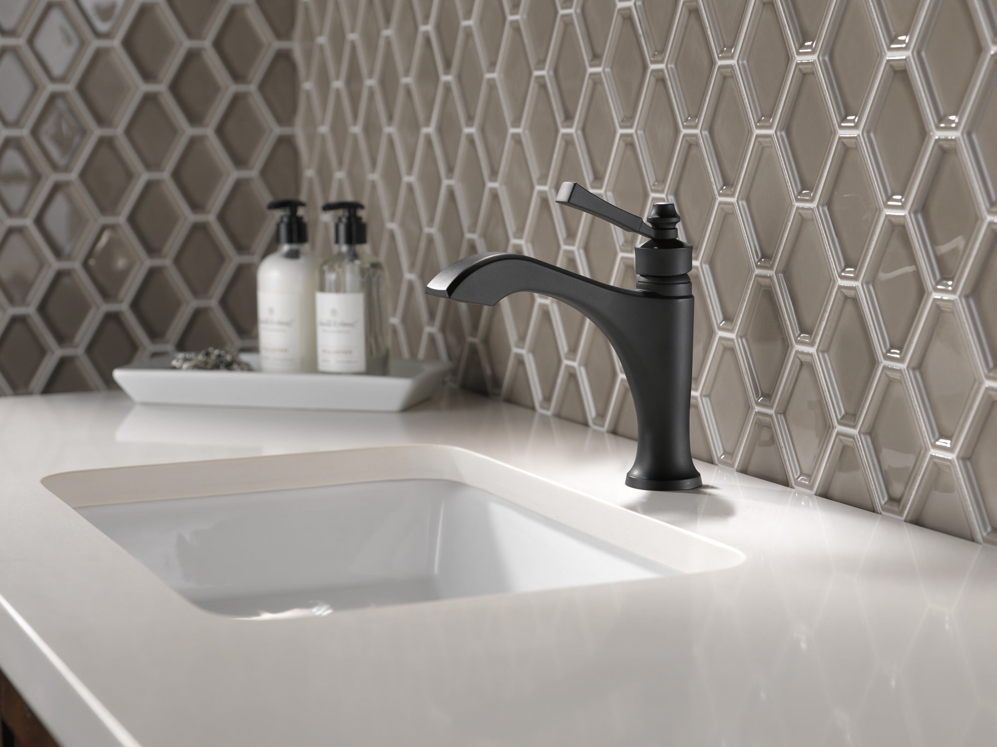 Delta Dorval™ Single Lever Handle Kit