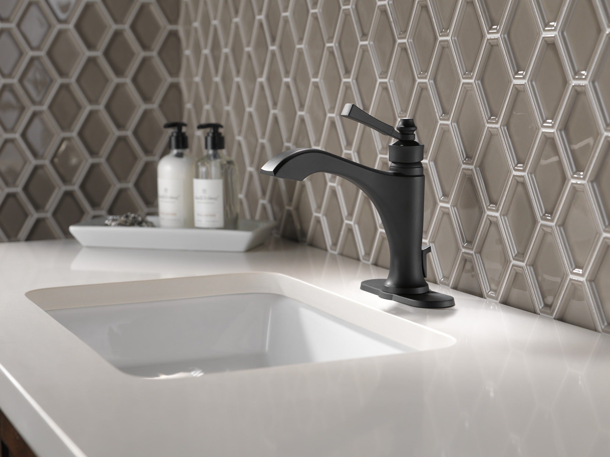 Delta Dorval™ Single Lever Handle Kit