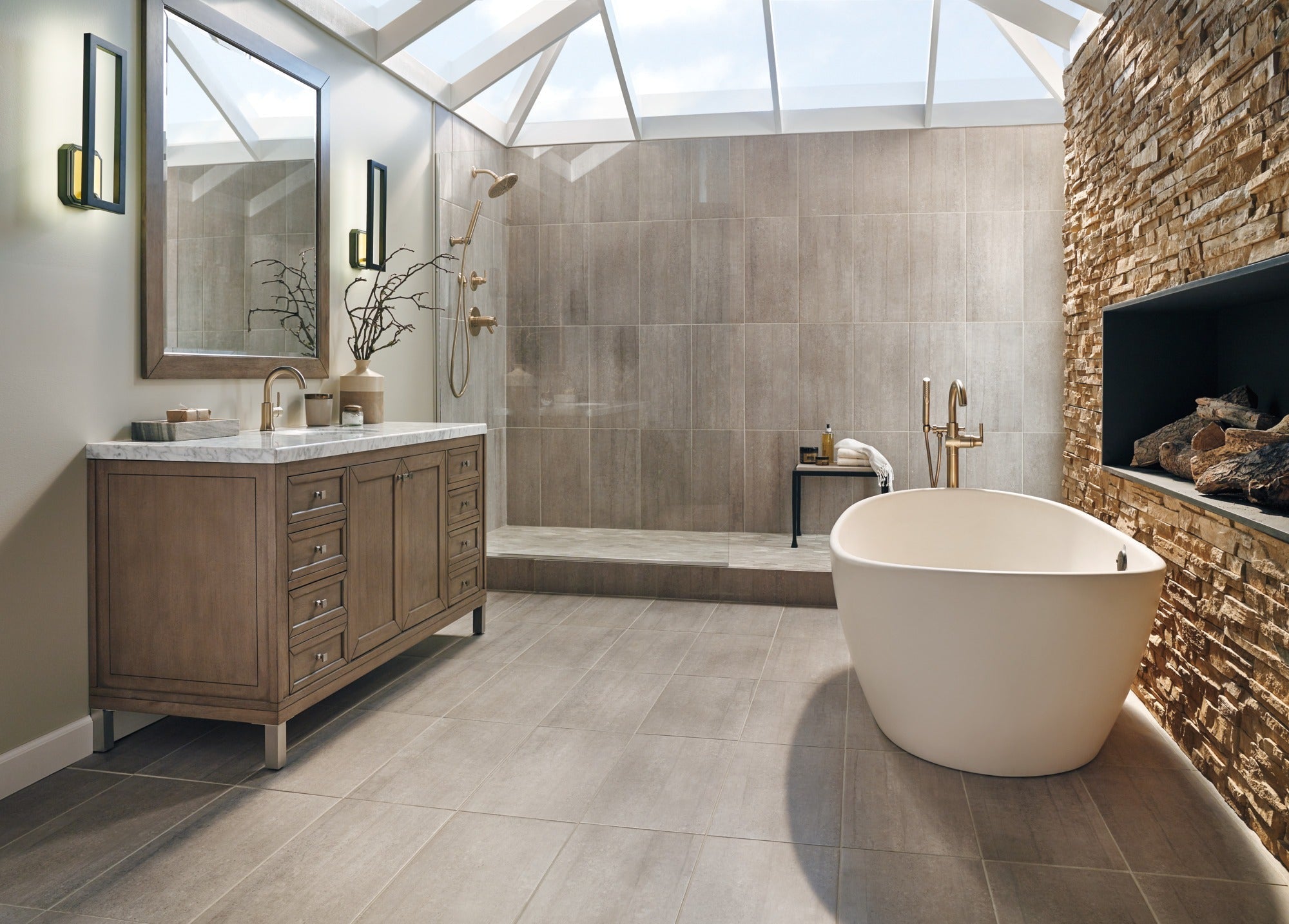 Delta Trinsic® TempAssure® 17T Series H2OKinetic® Tub & Shower Trim