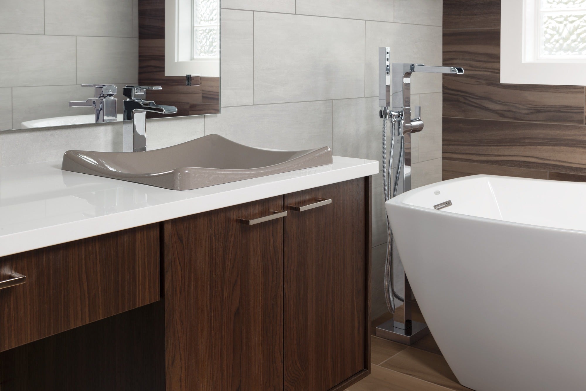 Delta Ara® Single Handle Floor Mount Channel Spout Tub Filler Trim with Hand Shower