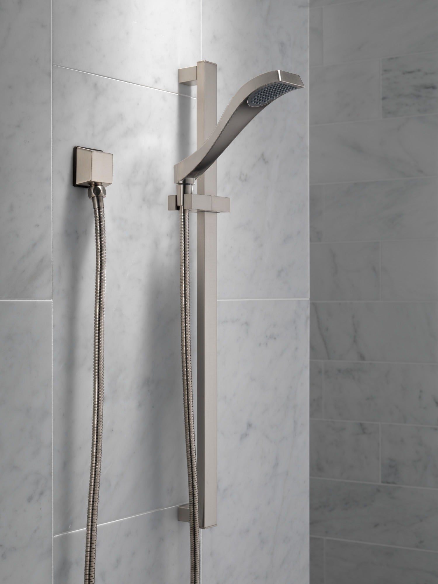 Delta Dryden™ Premium Single-Setting Slide Bar Hand Shower
