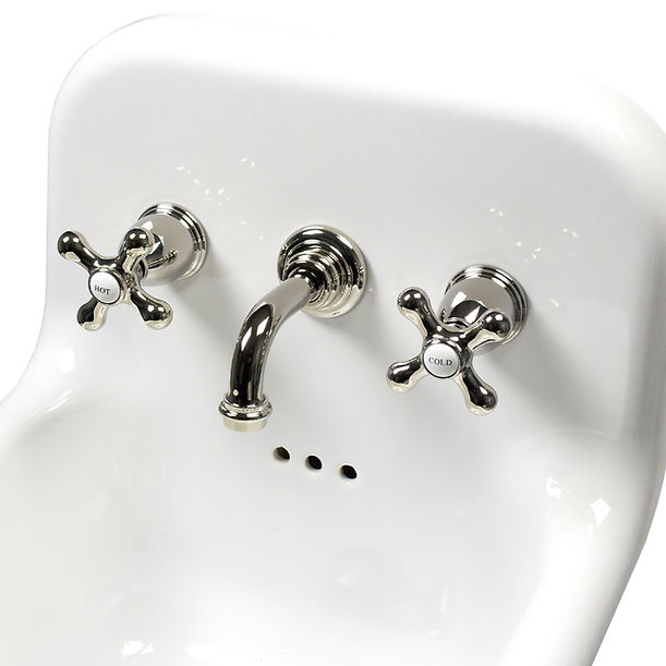 Victorian Collection Bathroom Faucet with Short Spout