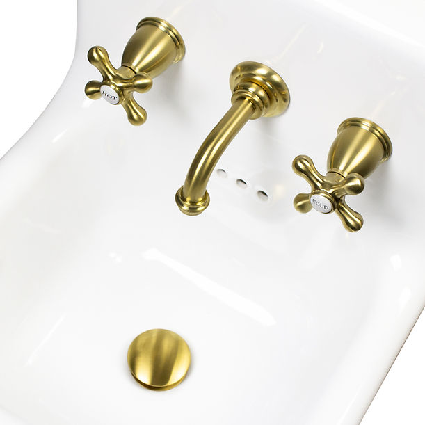 Victorian Collection Bathroom Faucet with Short Spout