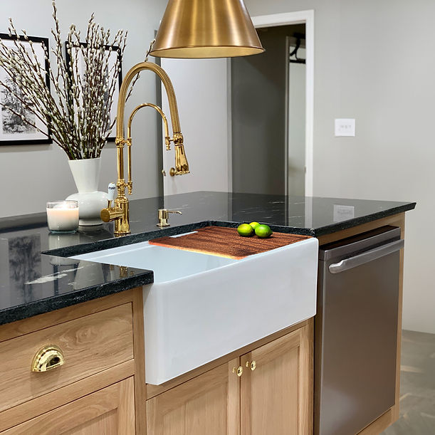 Nantucket 33" Matte Black Farmhouse Workstation Fireclay Sink with Centered Drain