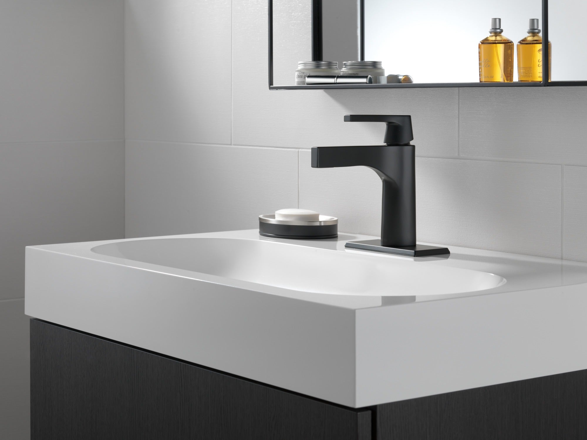 Delta Zura® Escutcheon - 3 Hole - 1H Bathroom