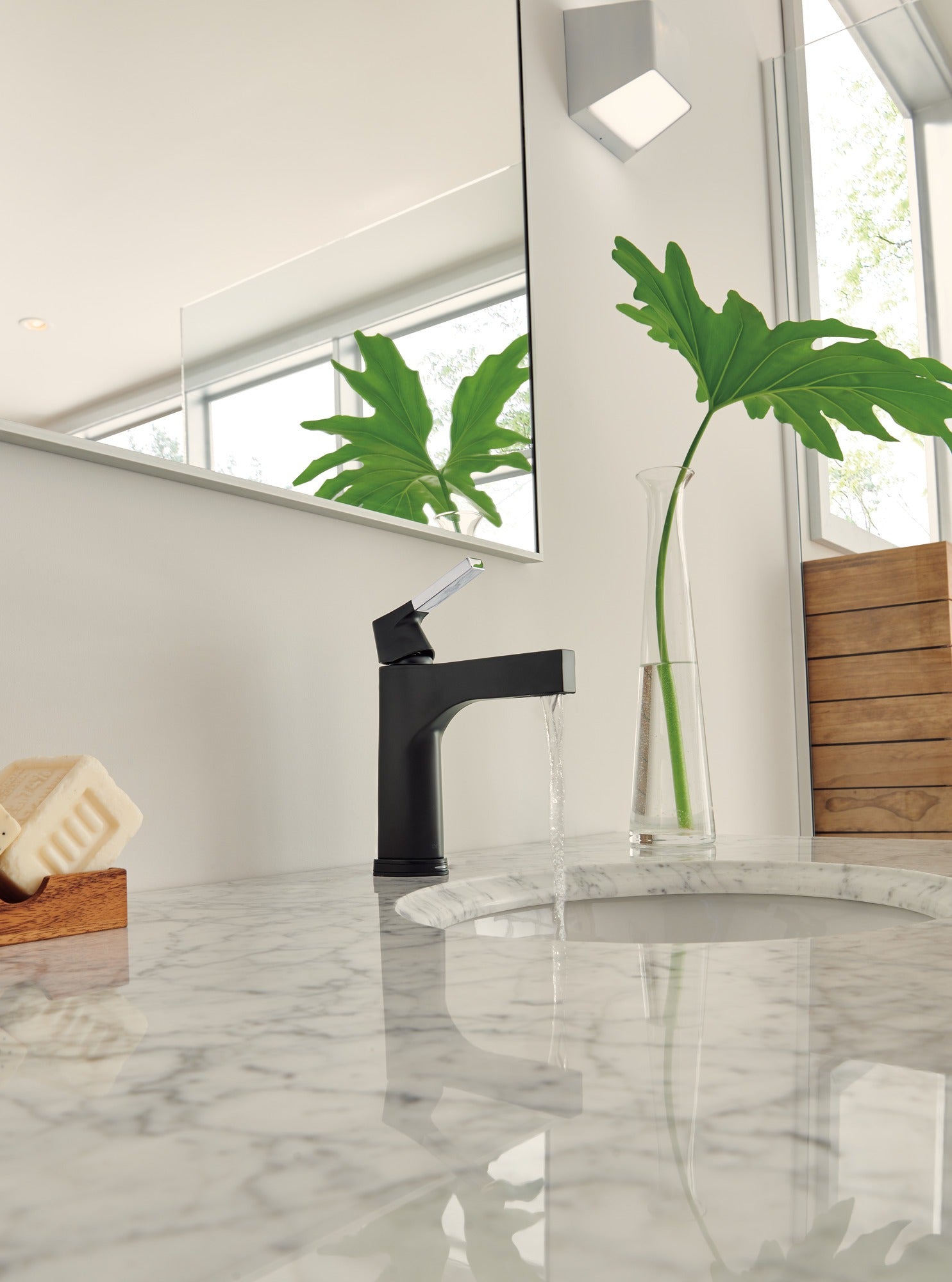 Delta Zura® Touch2O® Bathroom Faucet with Touchless Technology