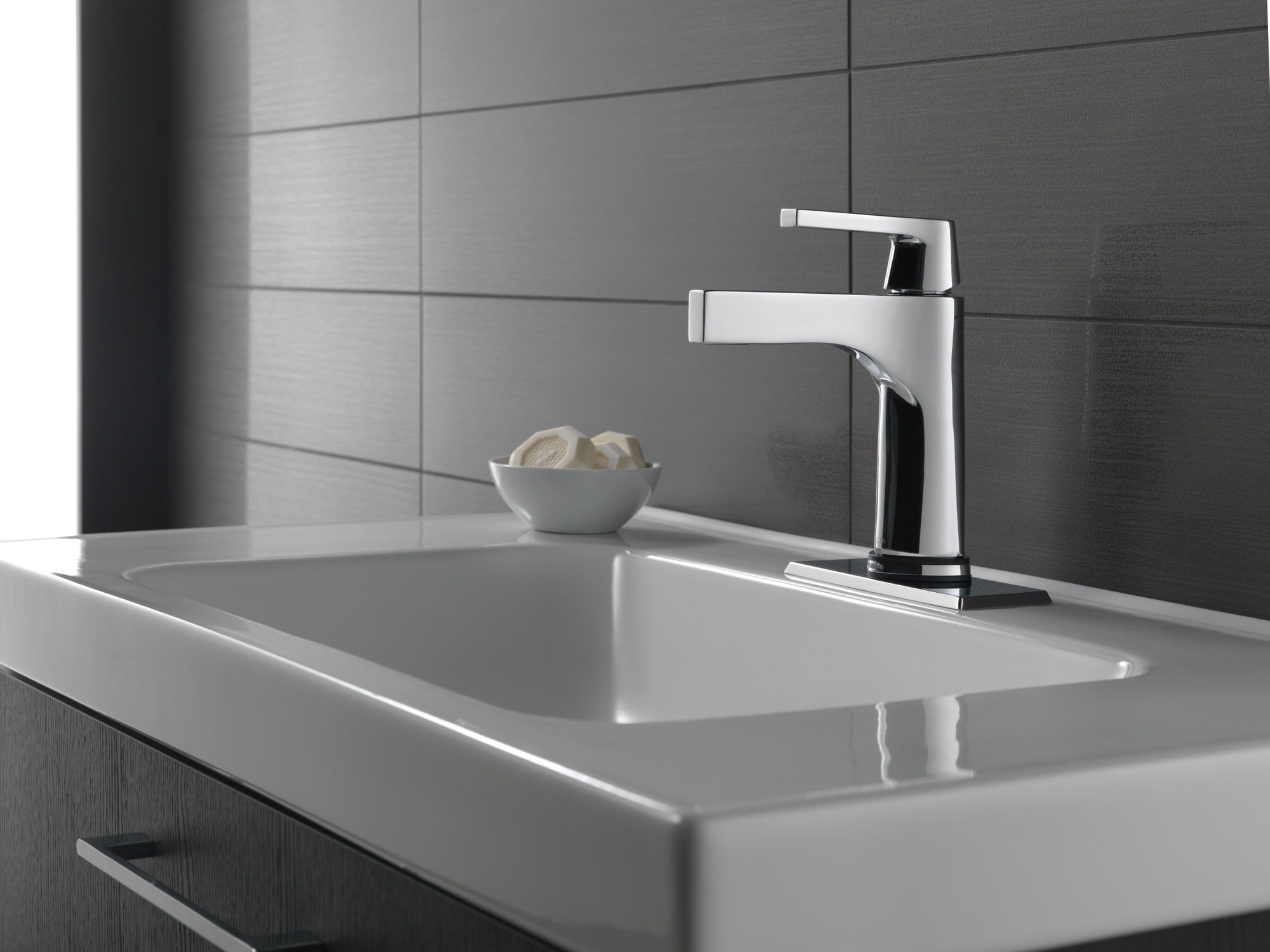Delta Zura® Touch2O® Bathroom Faucet with Touchless Technology