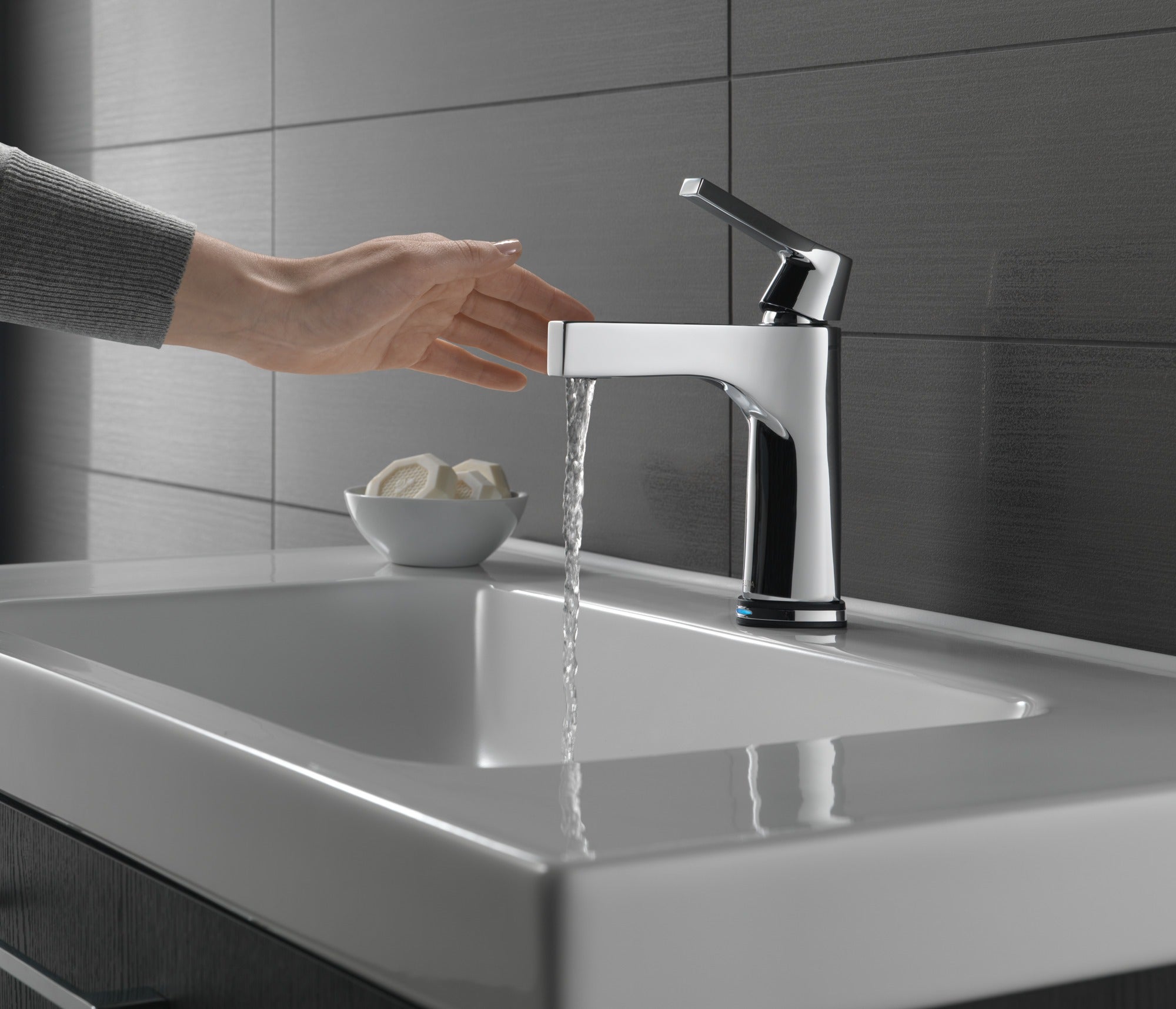 Delta Zura® Touch2O® Bathroom Faucet with Touchless Technology