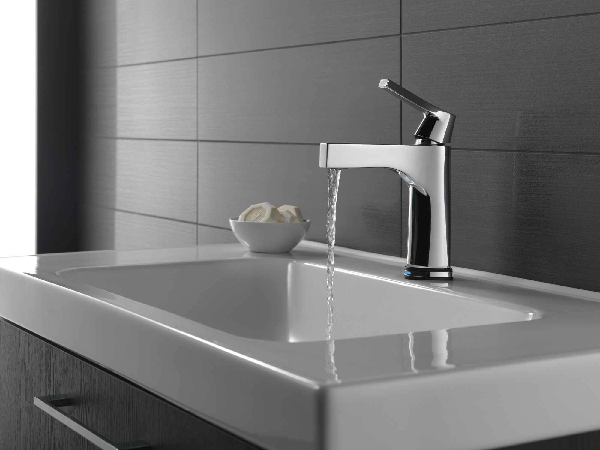 Delta Zura® Touch2O® Bathroom Faucet with Touchless Technology
