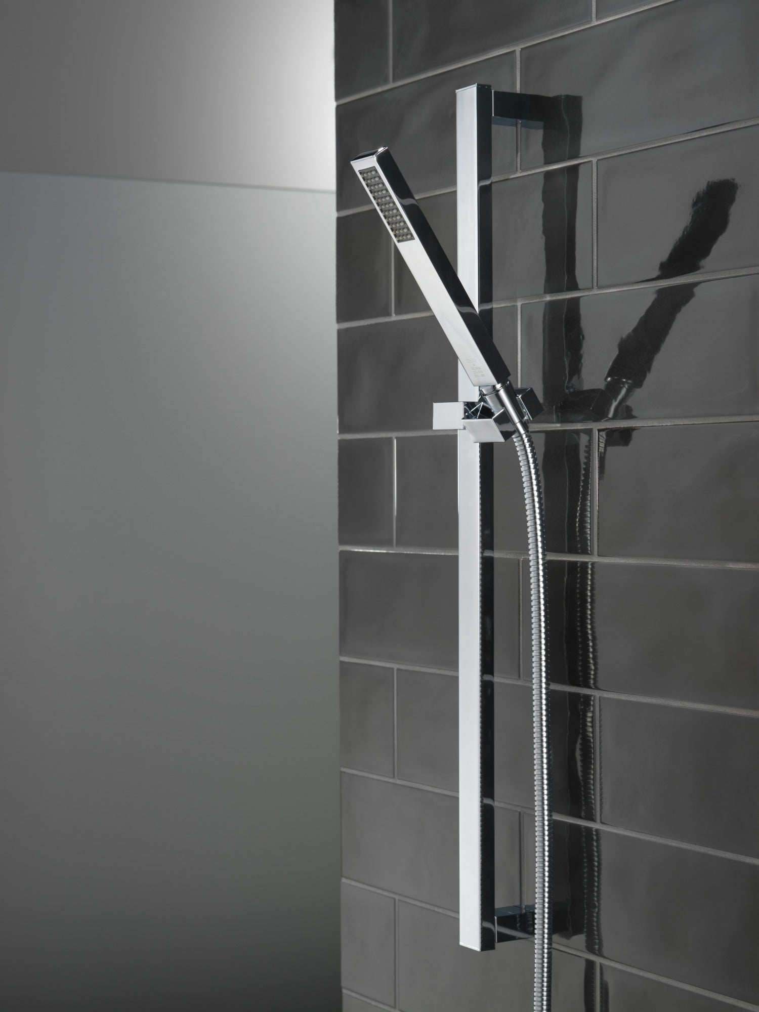 Delta Vero® Premium Single-Setting Slide Bar Hand Shower