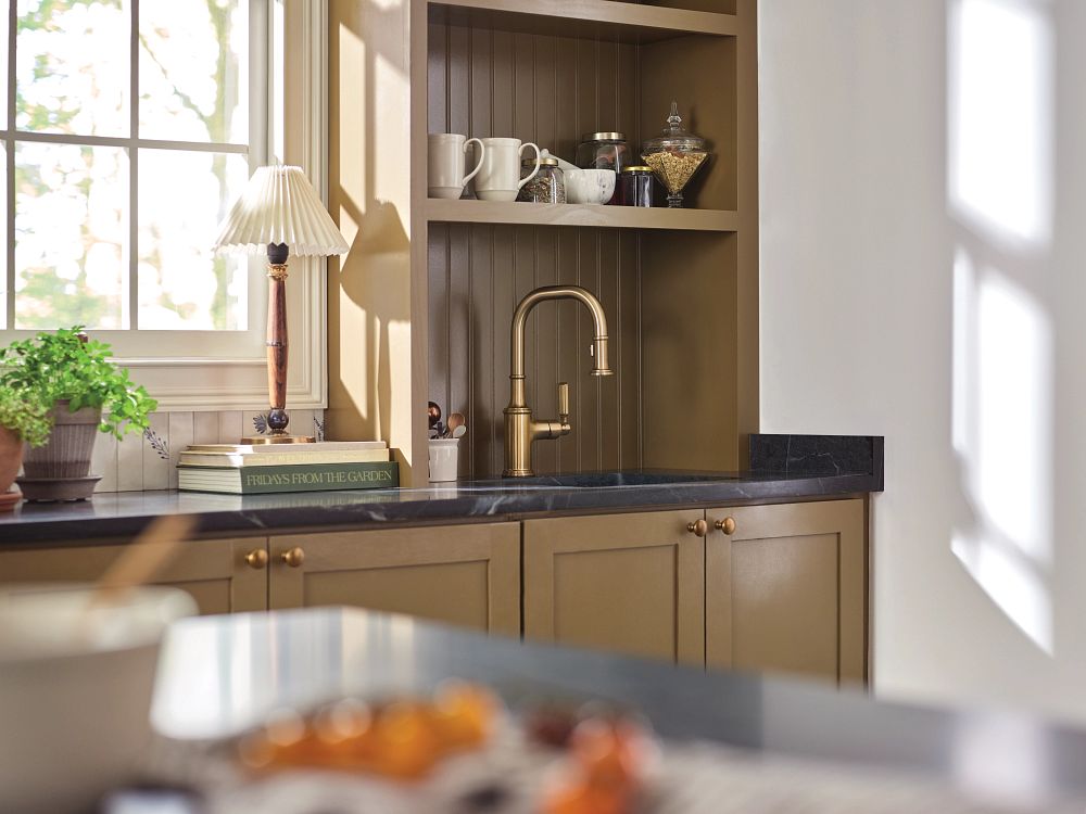 Matte black one-handle pulldown bar faucet