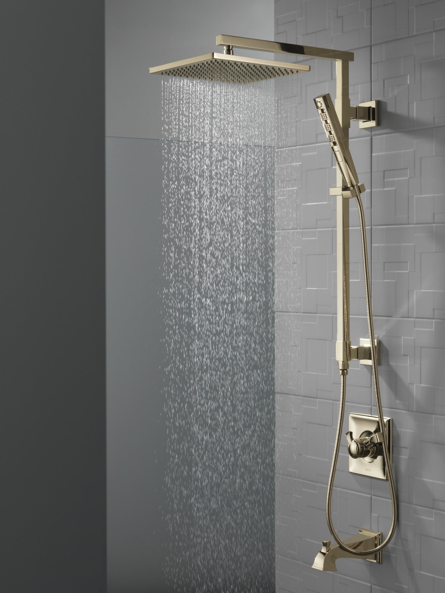 Delta Dryden™ Tub Spout - Pull-Up Diverter