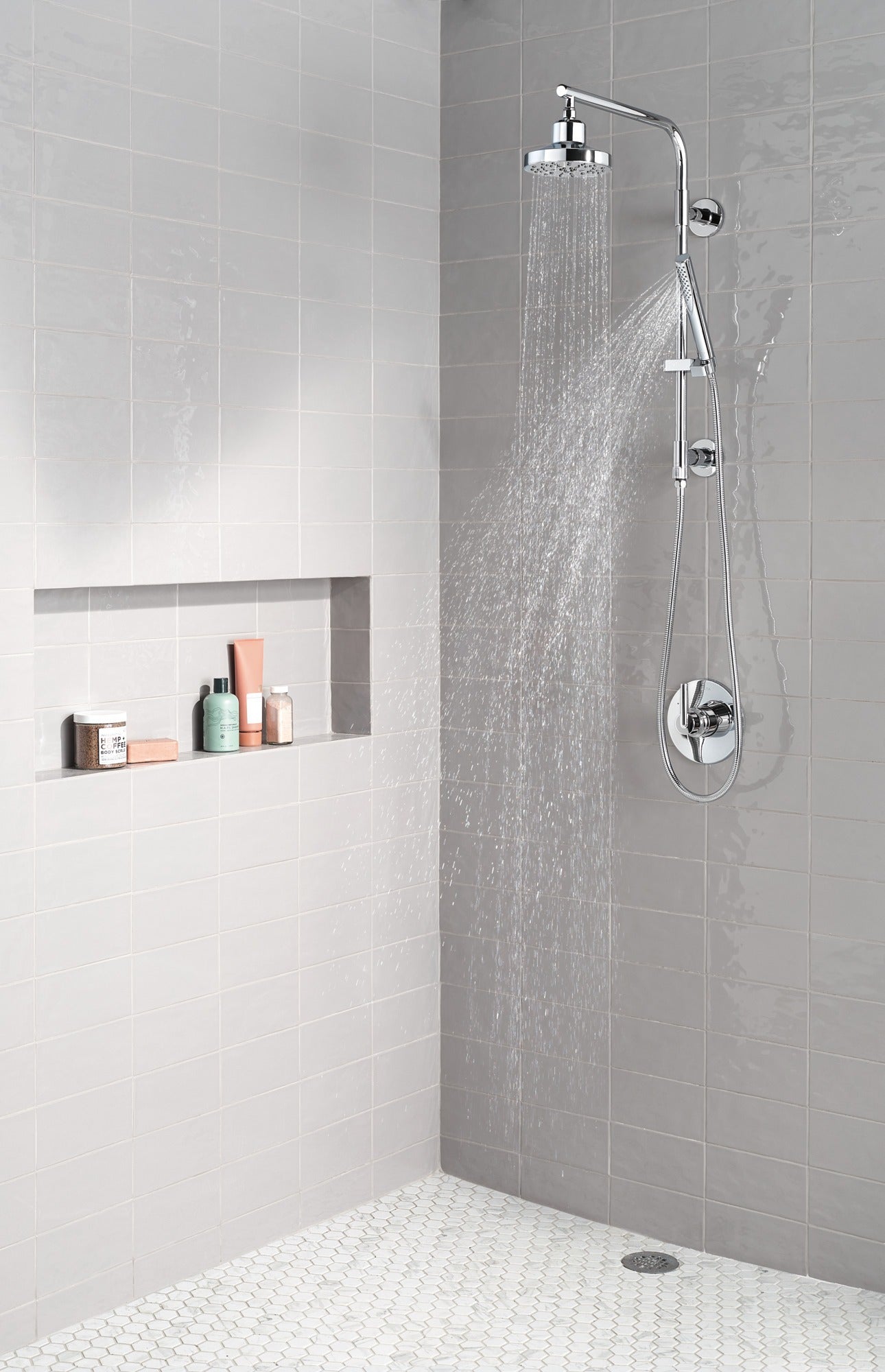 Delta Universal Showering Components H2OKinetic® 5-Setting Contemporary Raincan Shower Head