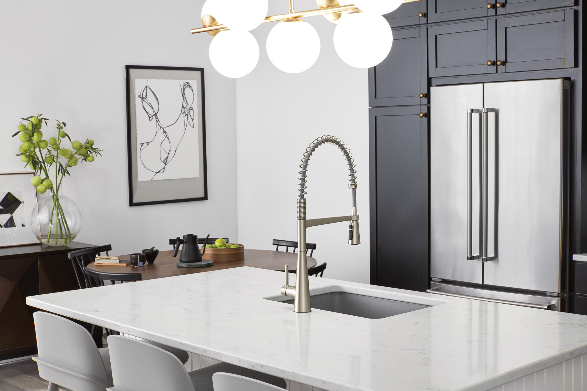 Moen 5925 Sleek One-Handle Pre-Rinse Spring Pulldown Kitchen Faucet