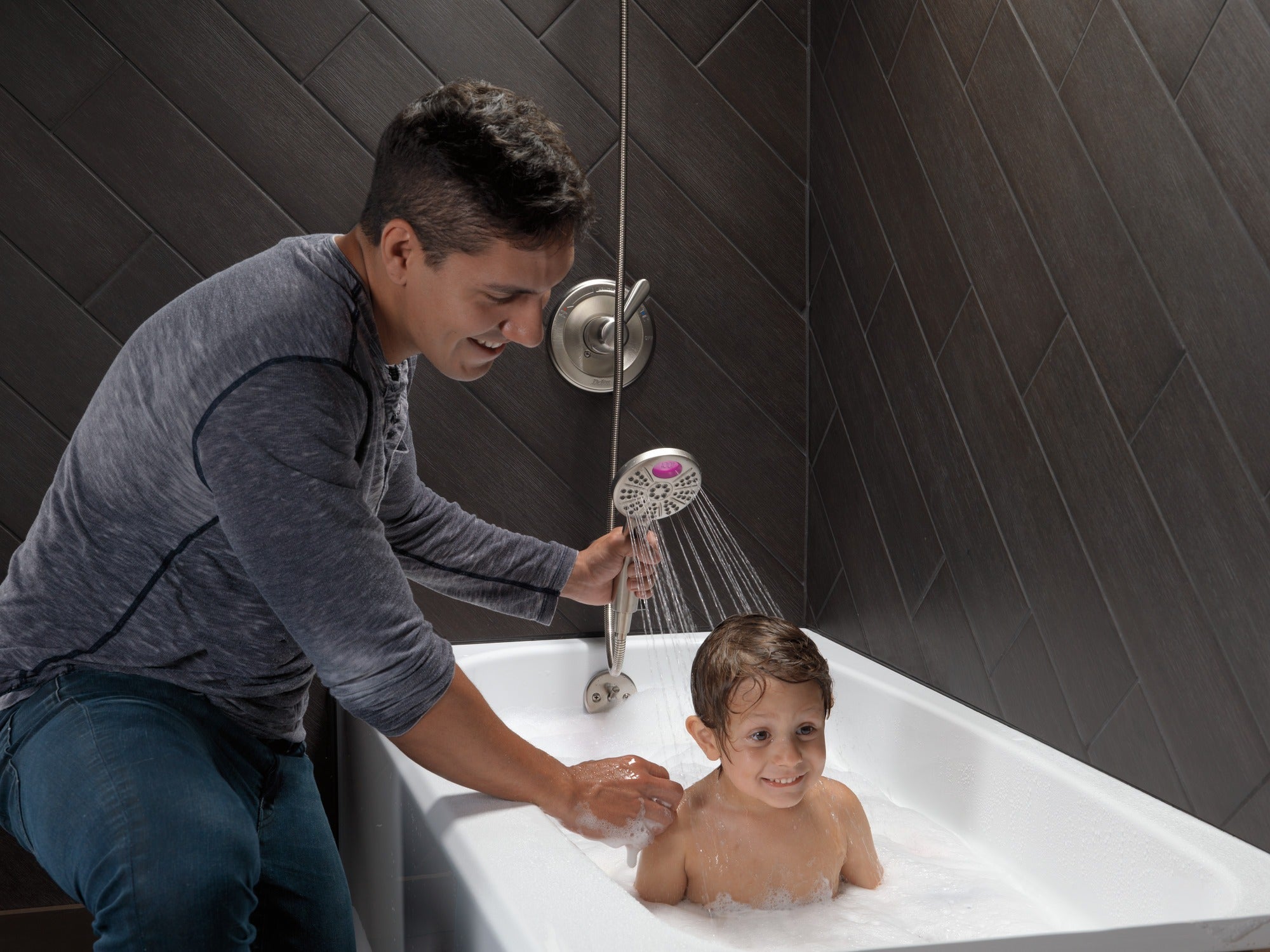 Delta Lahara® Tub Spout - Pull-Up Diverter