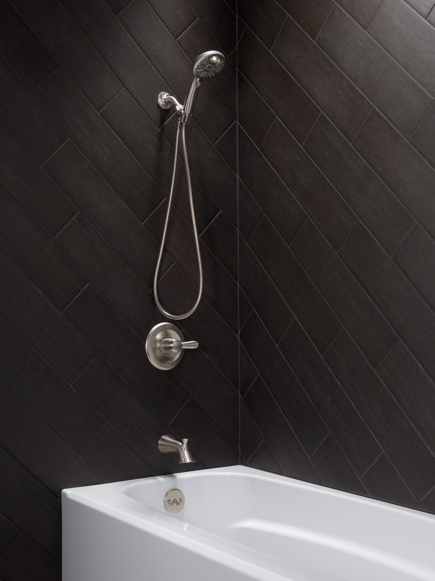 Delta Lahara® Tub Spout - Pull-Up Diverter