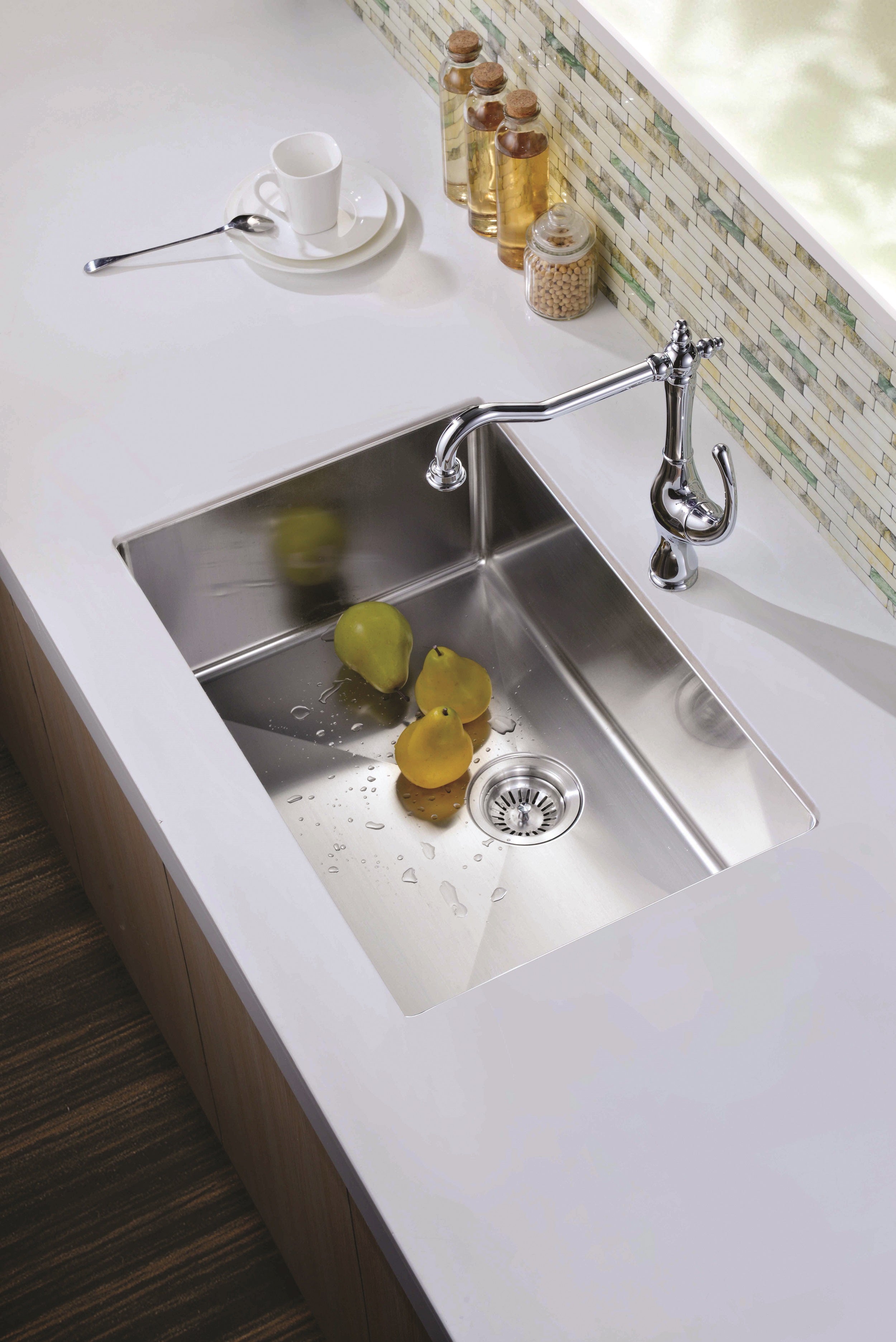 Dawn Undermount Small Radius Single Bowl  Kitchen Sink SRU201609-N