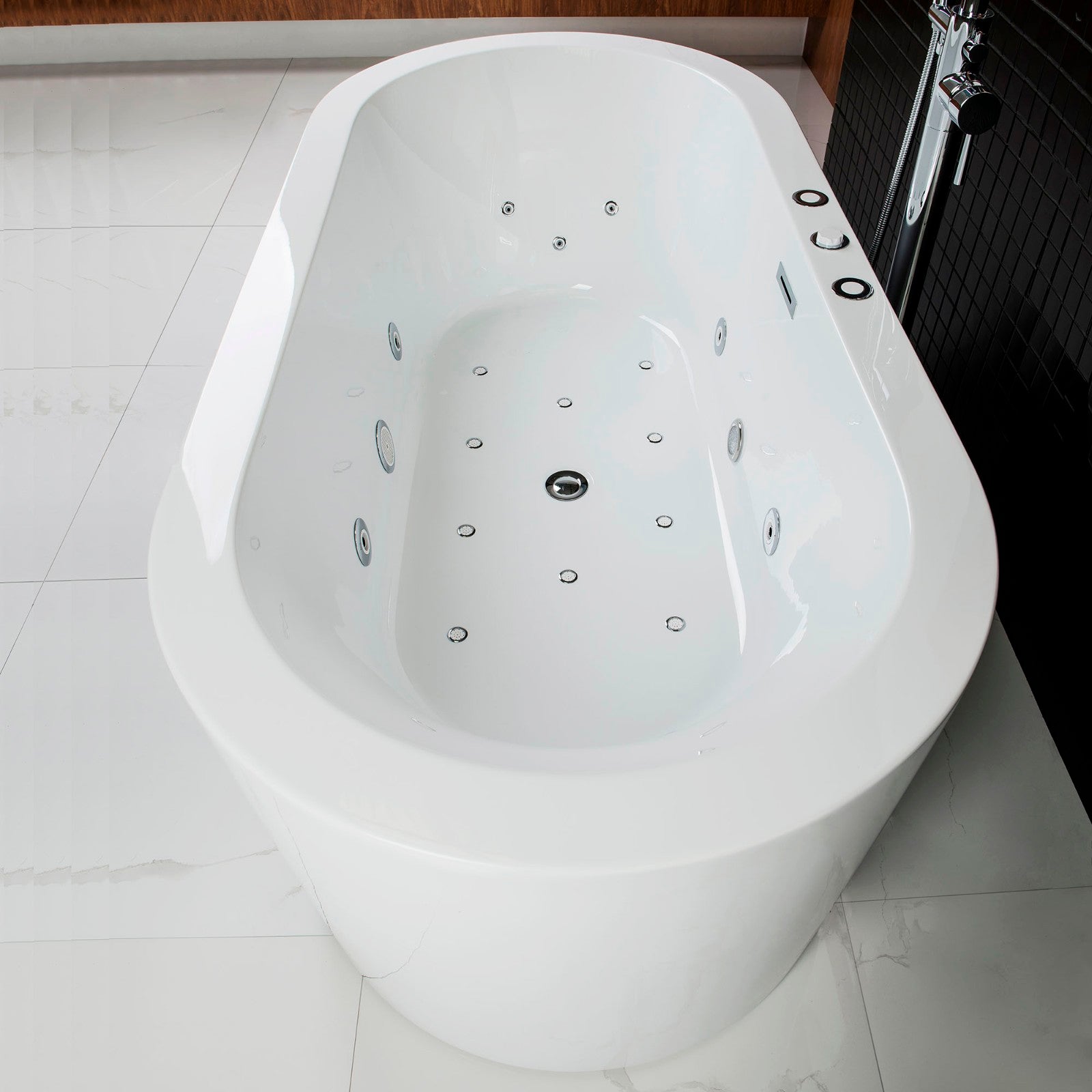 WOODBRIDGE 67" x 32" Whirlpool Water Jetted and Air Bubble Freestanding Bathtub