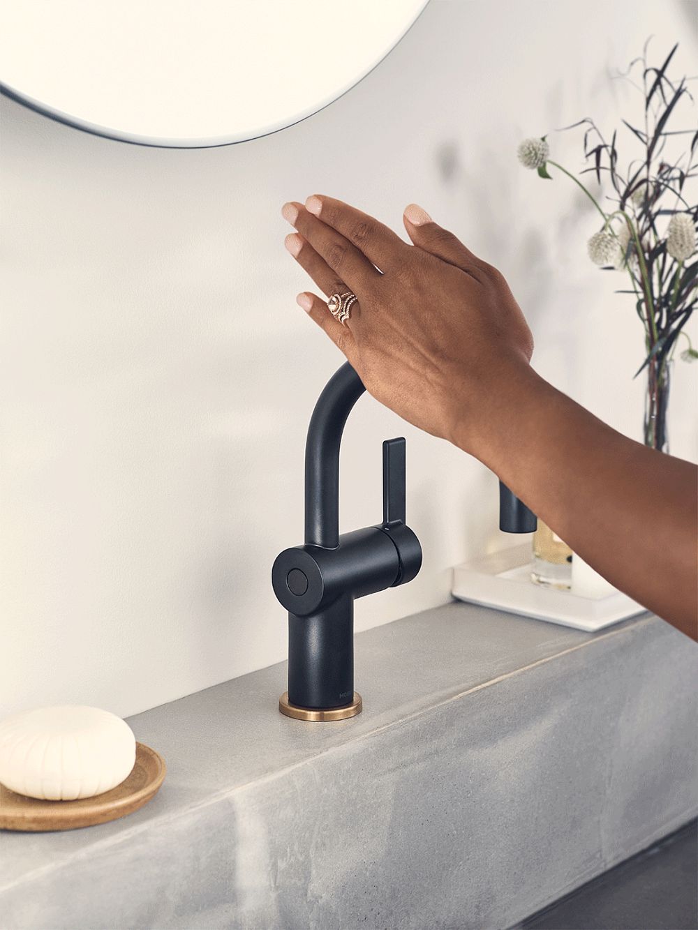 Cia MotionSense One-Handle Touchless Bathroom Faucet