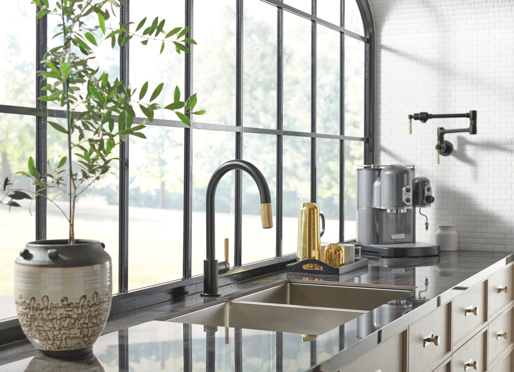 Brizo Litze® Pull-Down Faucet with Arc Spout and Knurled Handle