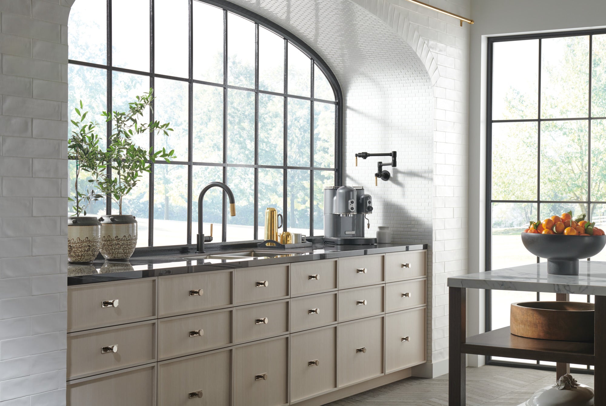 Brizo Litze® Pull-Down Faucet with Arc Spout and Knurled Handle