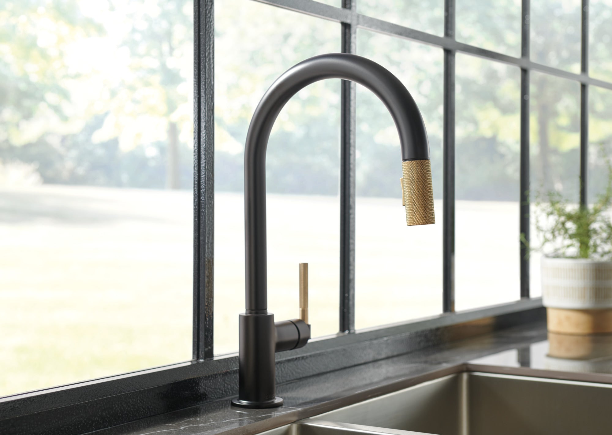 Brizo Litze® Pull-Down Faucet with Arc Spout and Knurled Handle