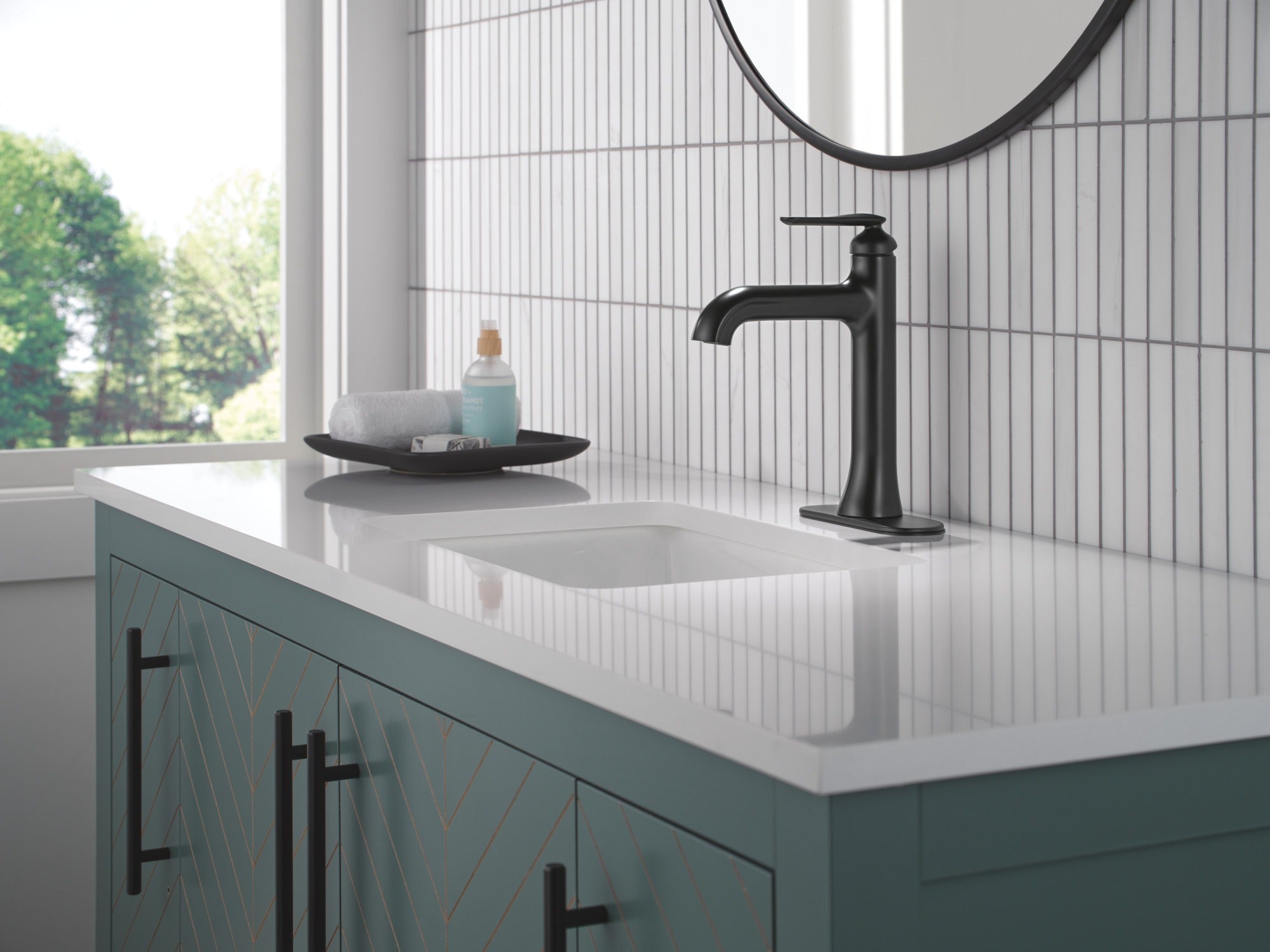 Delta Bonacci™ Single Handle Mid-Height Bathroom Faucet