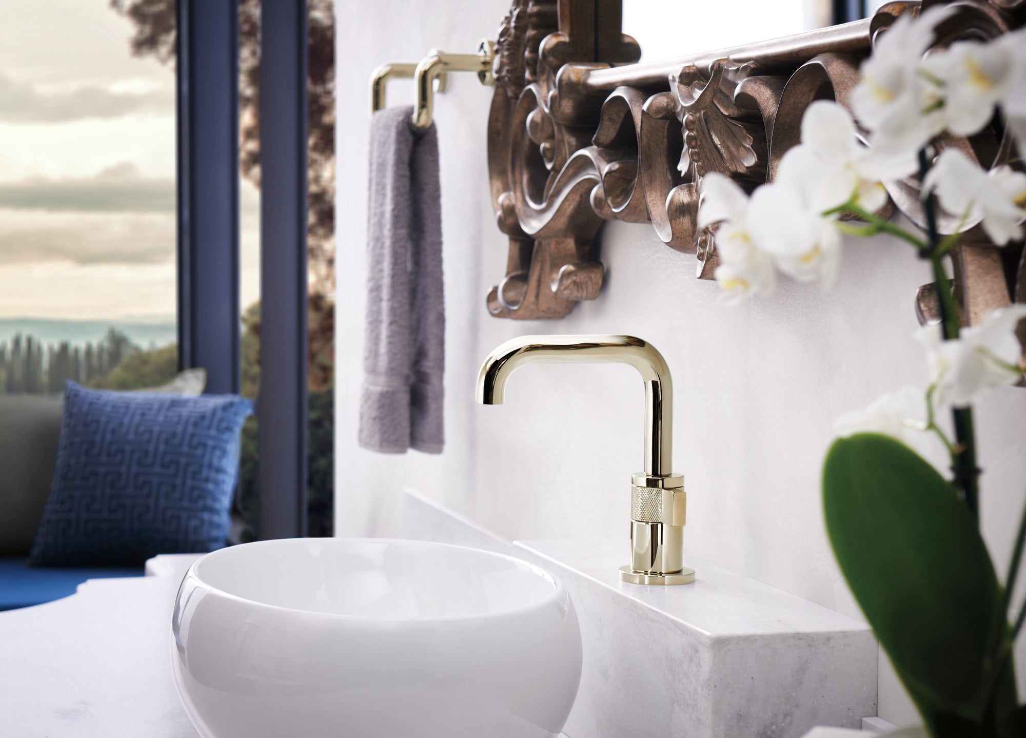 Brizo Litze® 8" Towel Bar