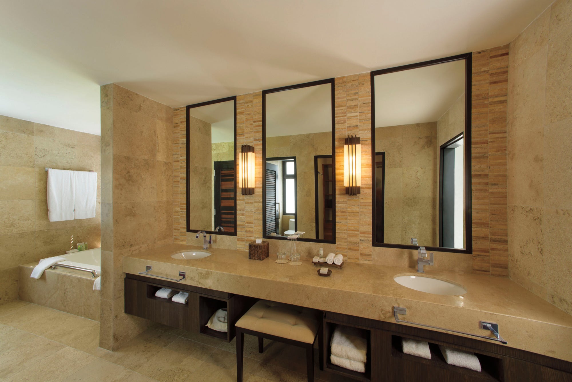 Brizo Siderna® 18" Towel Bar