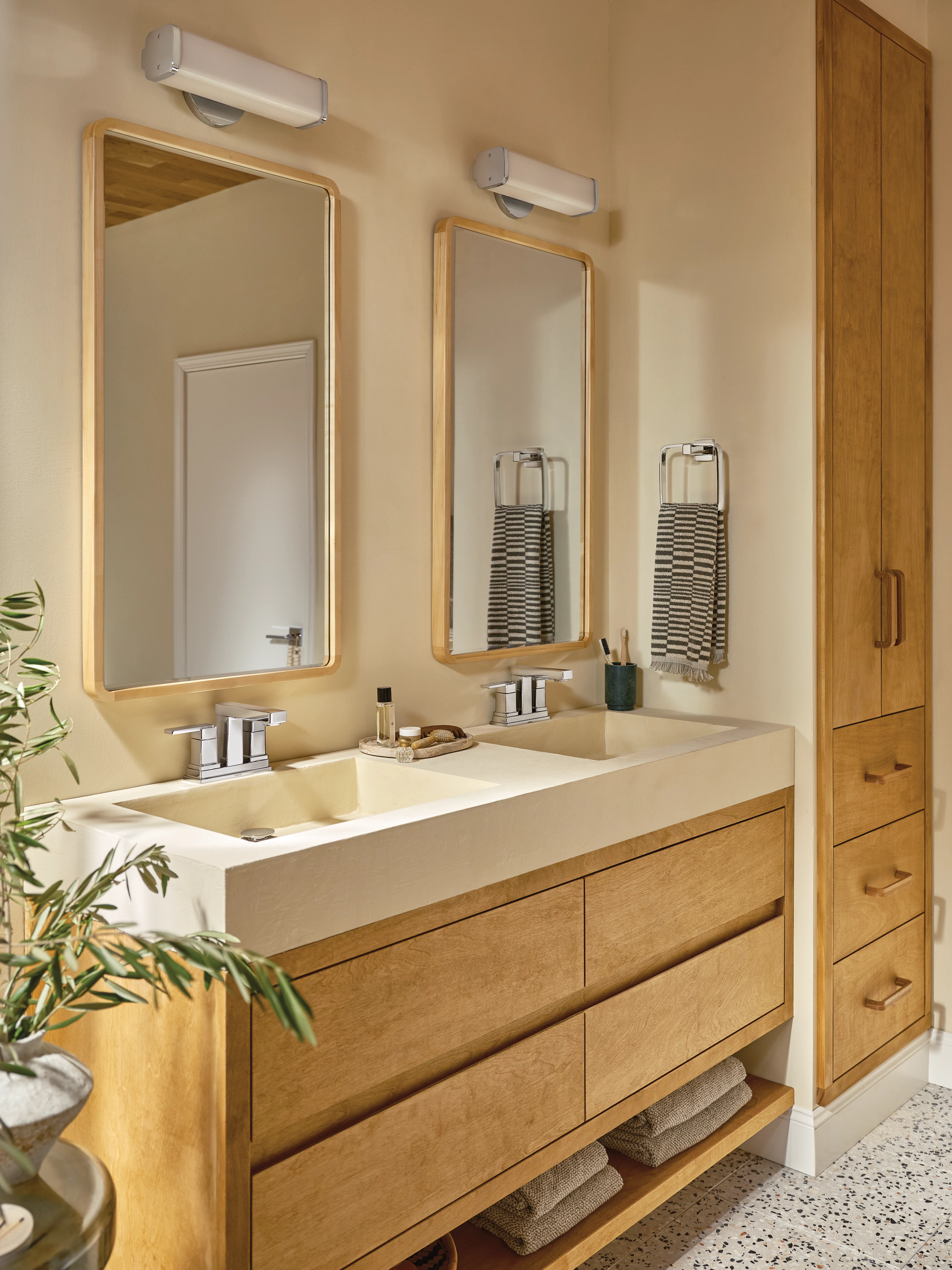 Moen 6815 Iver Two-handle Centerset Bathroom Sink Faucet