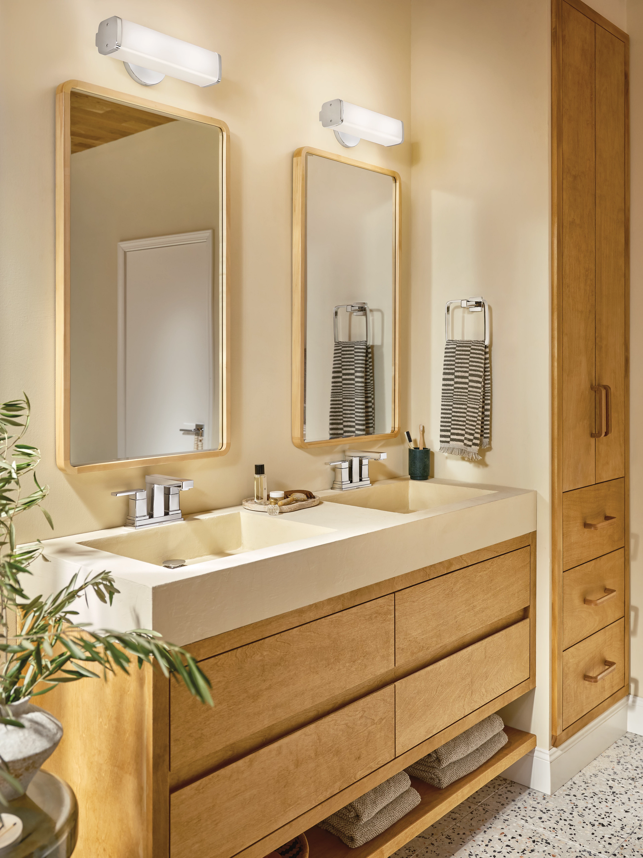 Moen 6815 Iver Two-handle Centerset Bathroom Sink Faucet