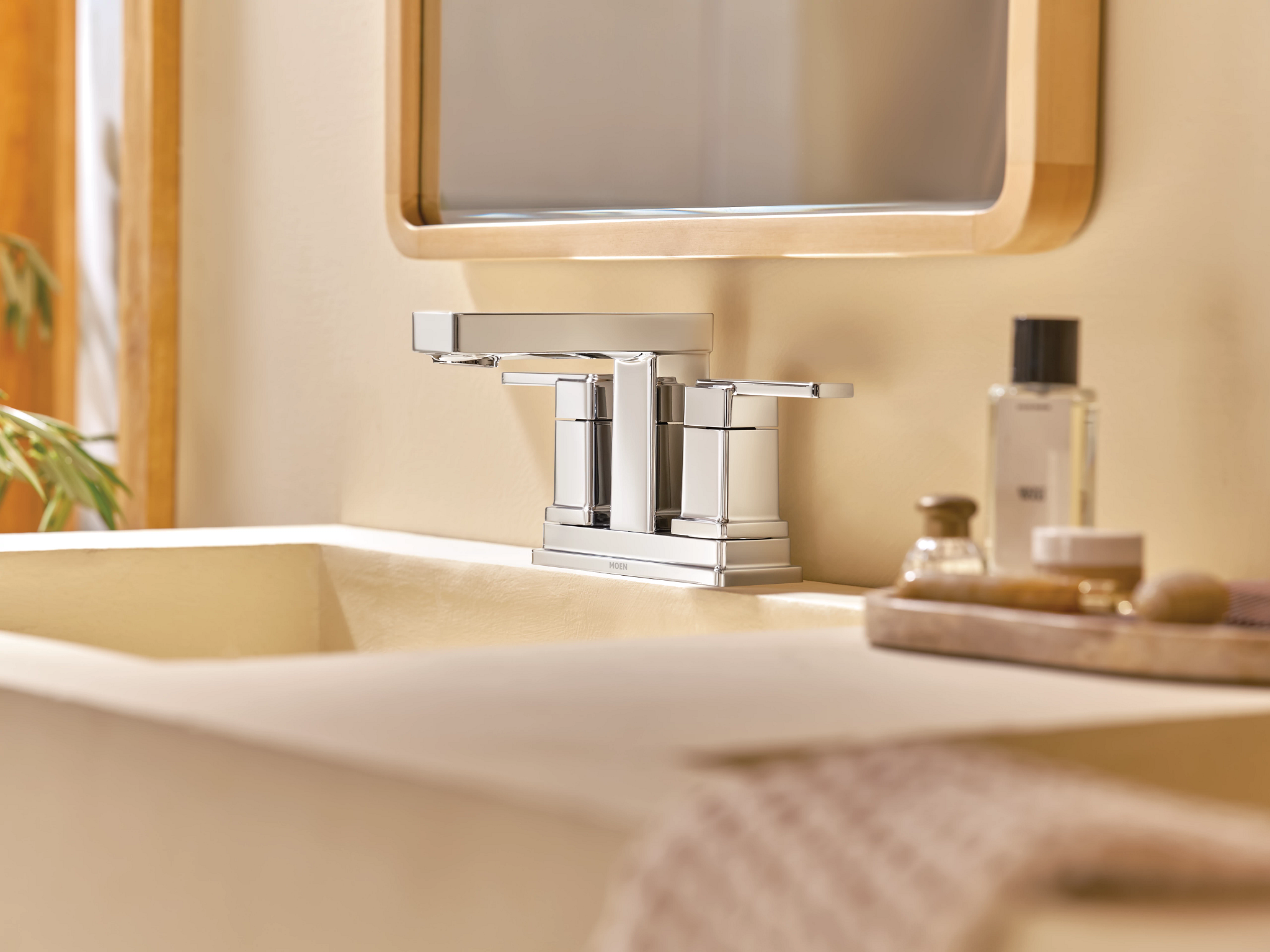 Moen 6815 Iver Two-handle Centerset Bathroom Sink Faucet