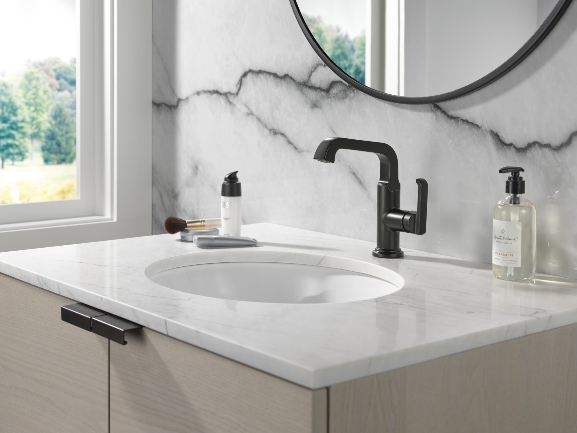 Delta Tetra™ Single Handle Mid-Height Vessel Bathroom
