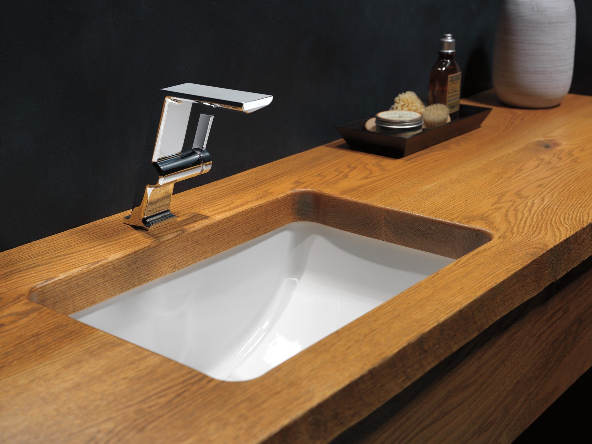 Delta Pivotal® Single Handle Mid-Height Vessel Bathroom Faucet