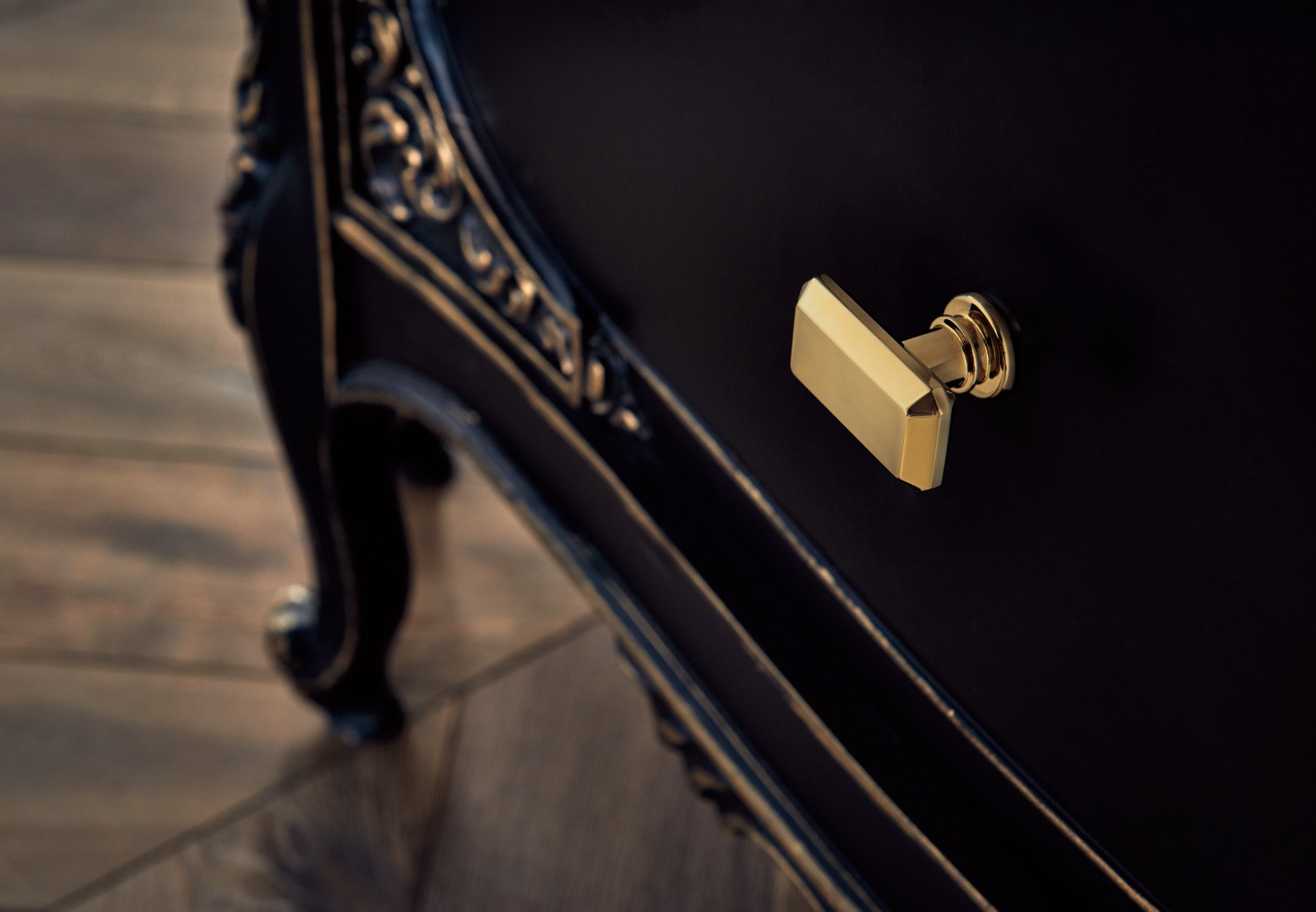 Brizo Invari® Drawer Knob