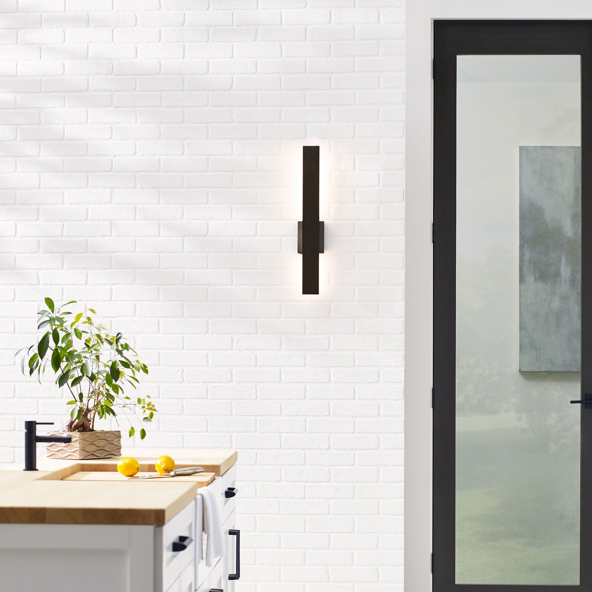 Blade 18 Outdoor Wall