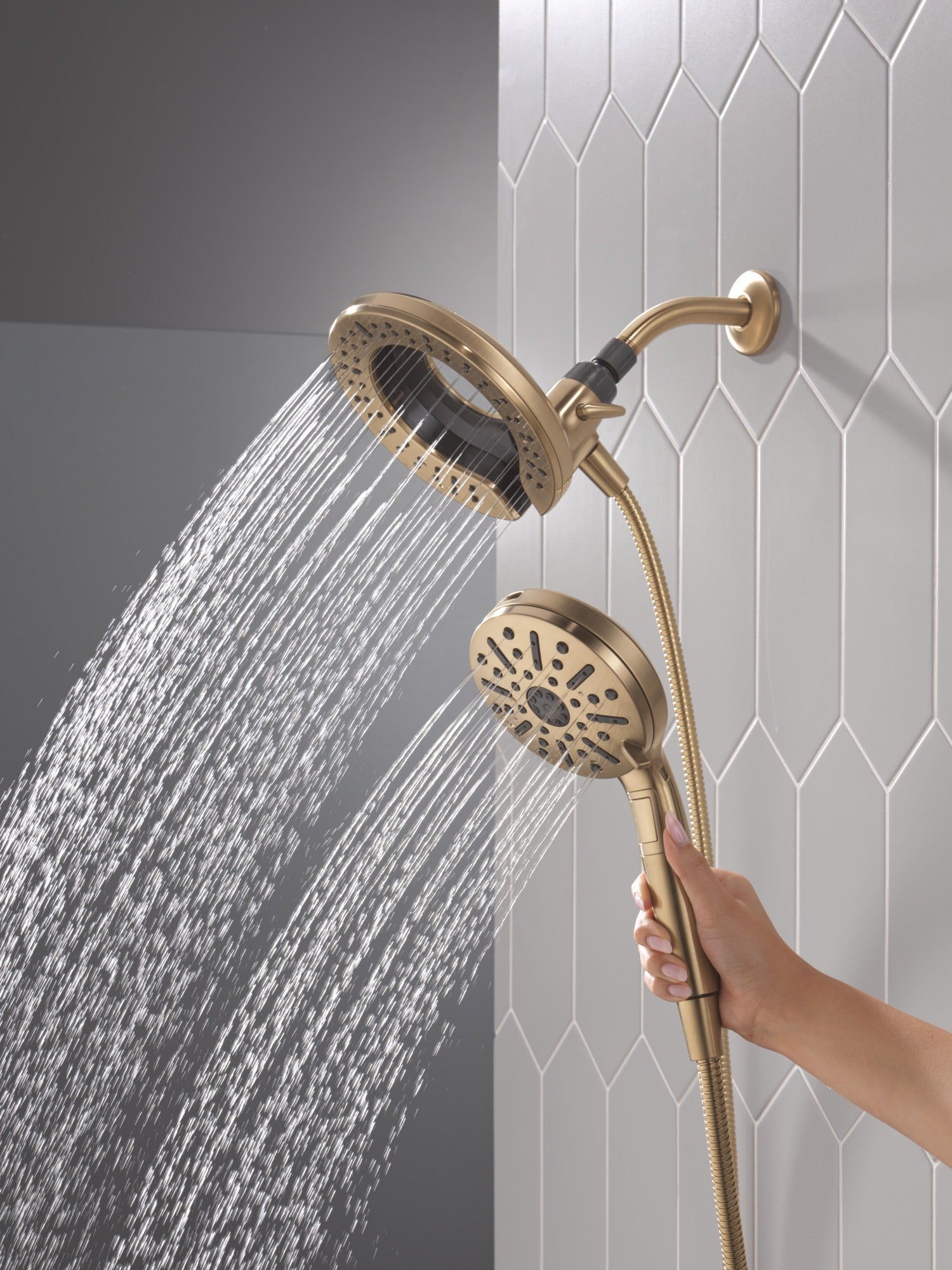 Delta Universal Showering Components 6-Setting In2ition® with ProClean®