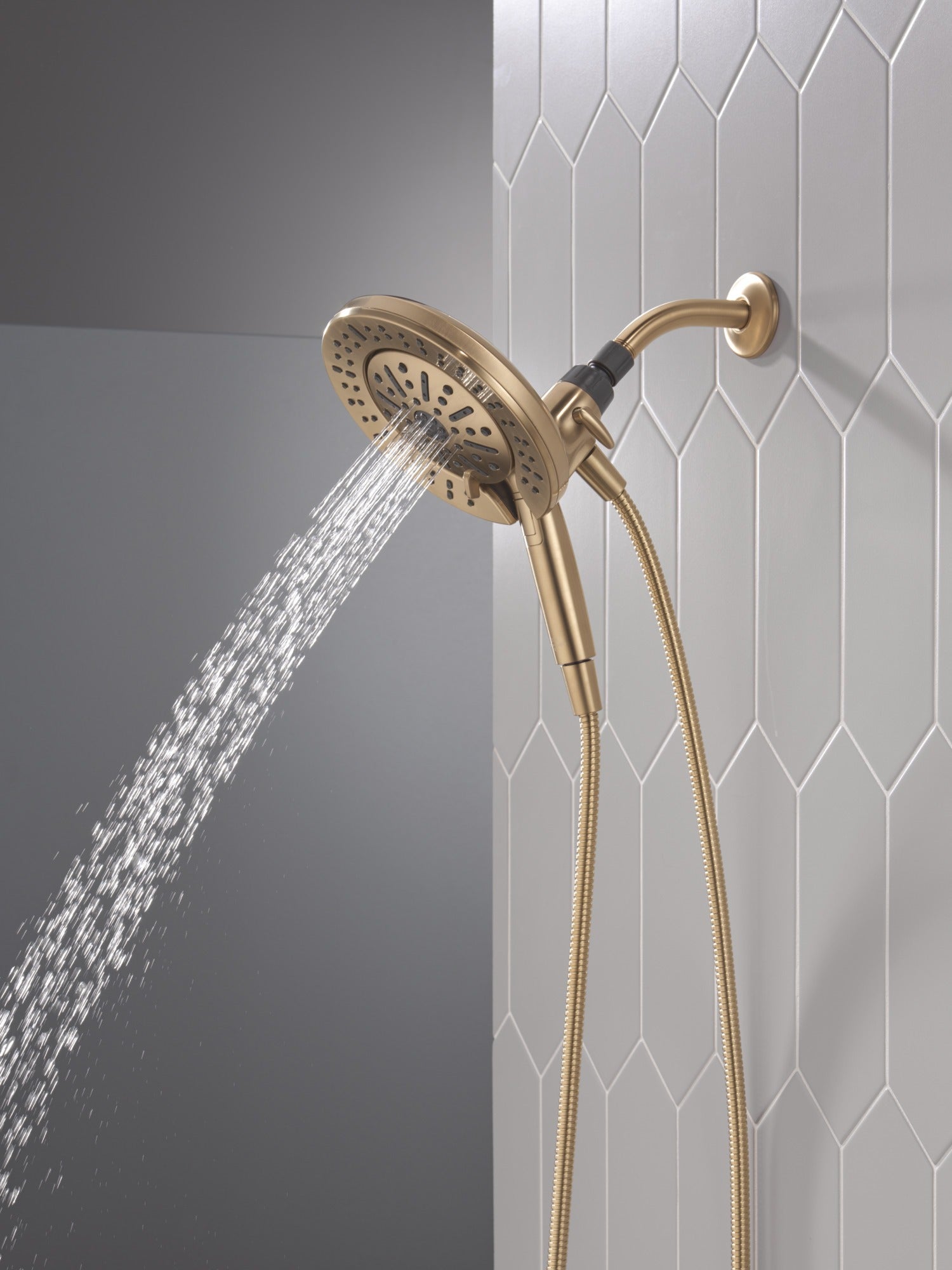 Delta Universal Showering Components 6-Setting In2ition® with ProClean®