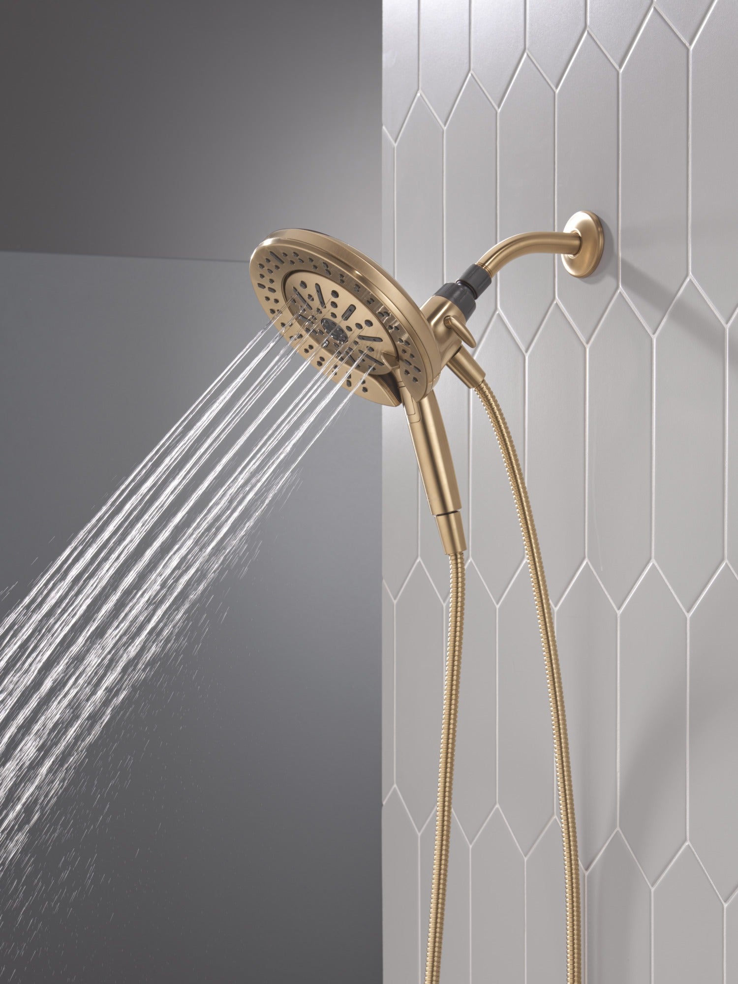 Delta Universal Showering Components 6-Setting In2ition® with ProClean®