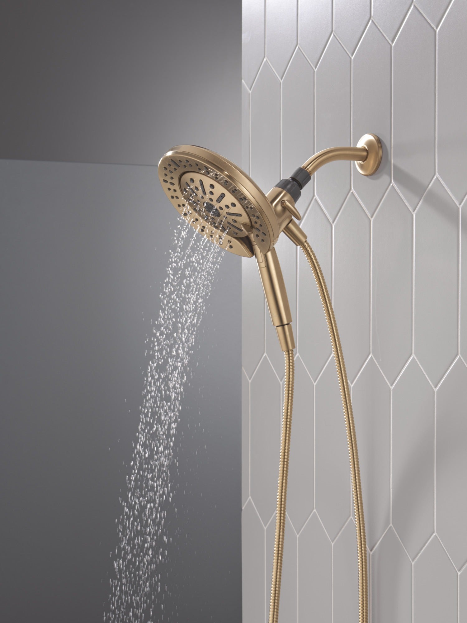 Delta Universal Showering Components 6-Setting In2ition® with ProClean®
